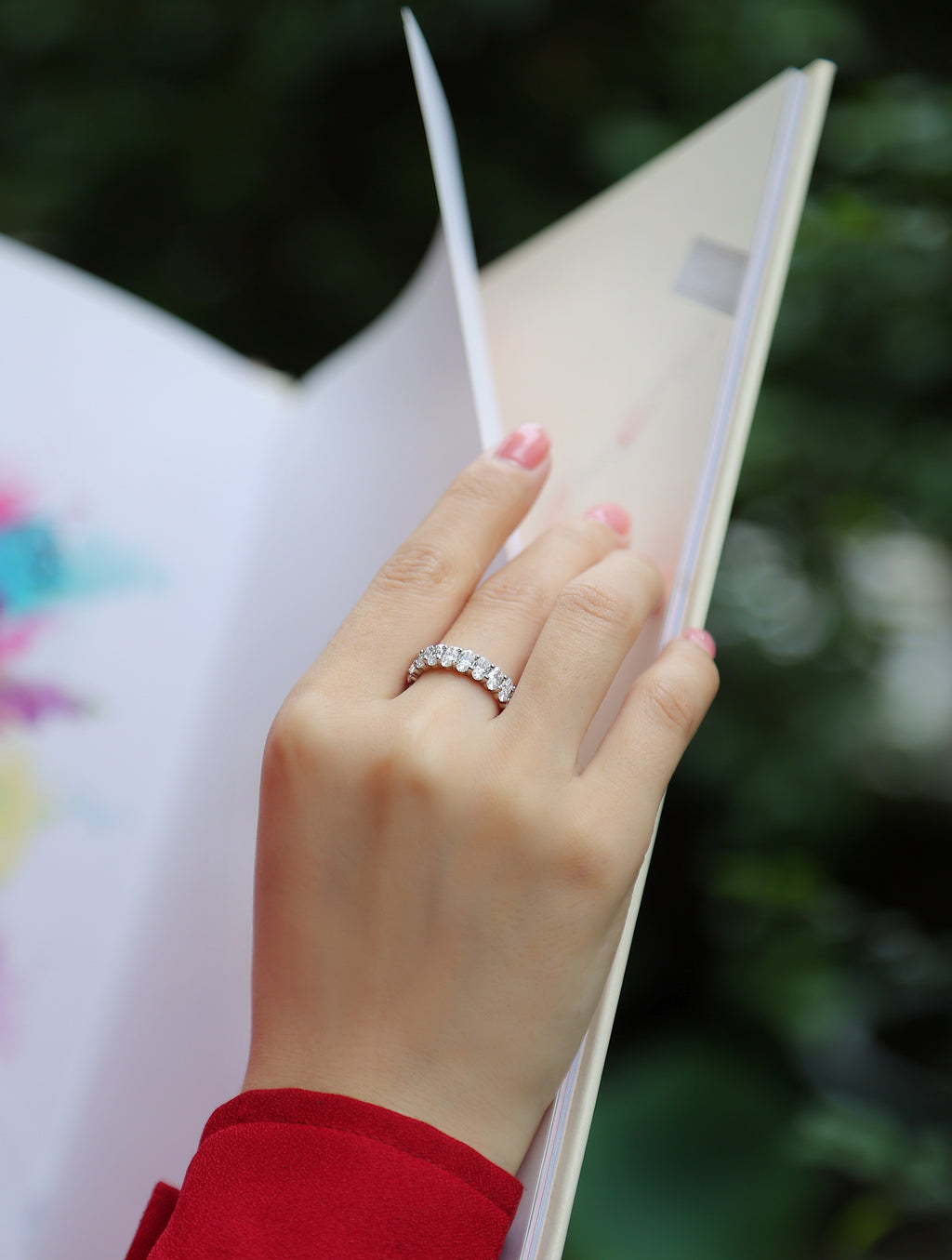 Luo Shen - A Wedding Ring Set With Top-quality Egg-shaped Moissanite S925 Silver And Platinum-plated Diamond. The Ring Can Be Inspected With A Diamond Pen