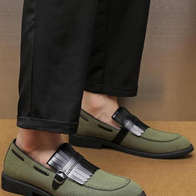 Solidcolor Loafer Shoes With Tassel Accents