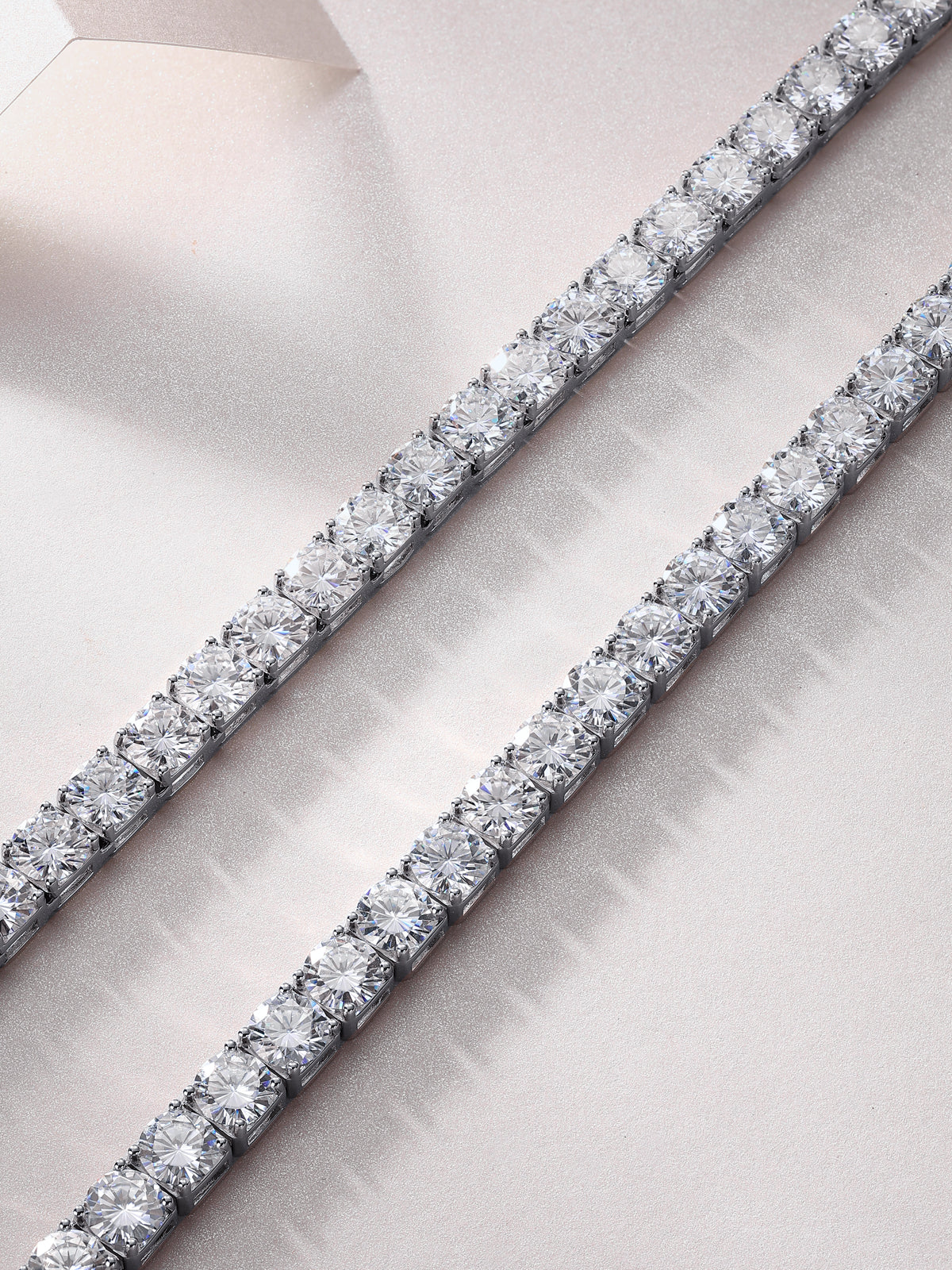 Endless Starry River - A Luxurious And Fashionable Light Luxury Jewelry Necklace Pendant Set With Top-quality Moissanite, S925 Silver-plated Platinum.