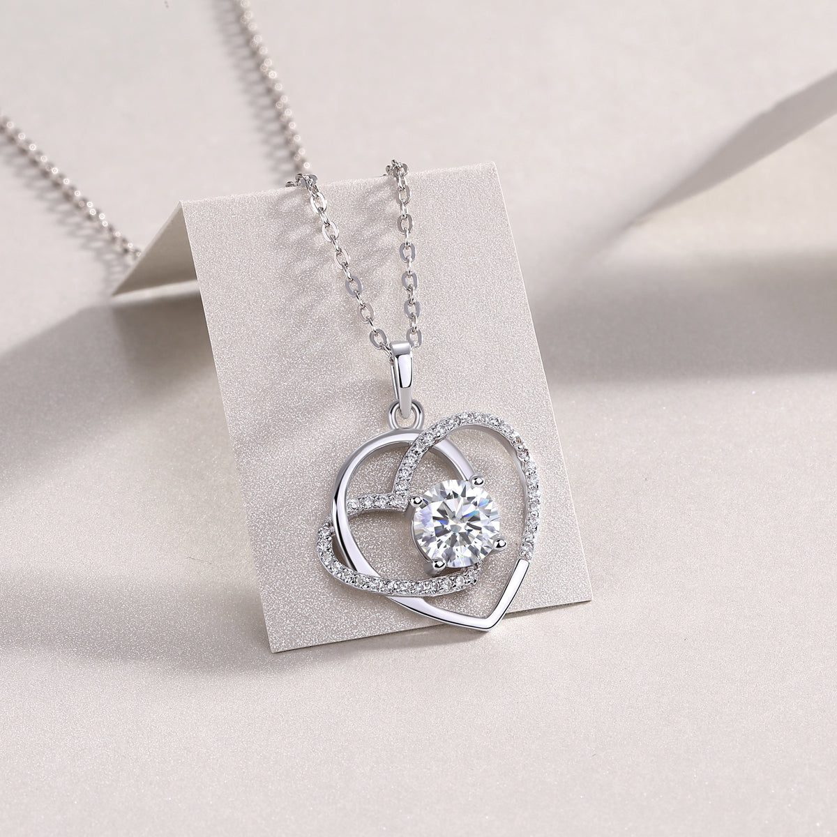 Heart To Heart - A Fashionable And Light Luxury Jewelry Pendant Necklace Set With Top-quality Moissanite, S925 Silver Plated Platinum