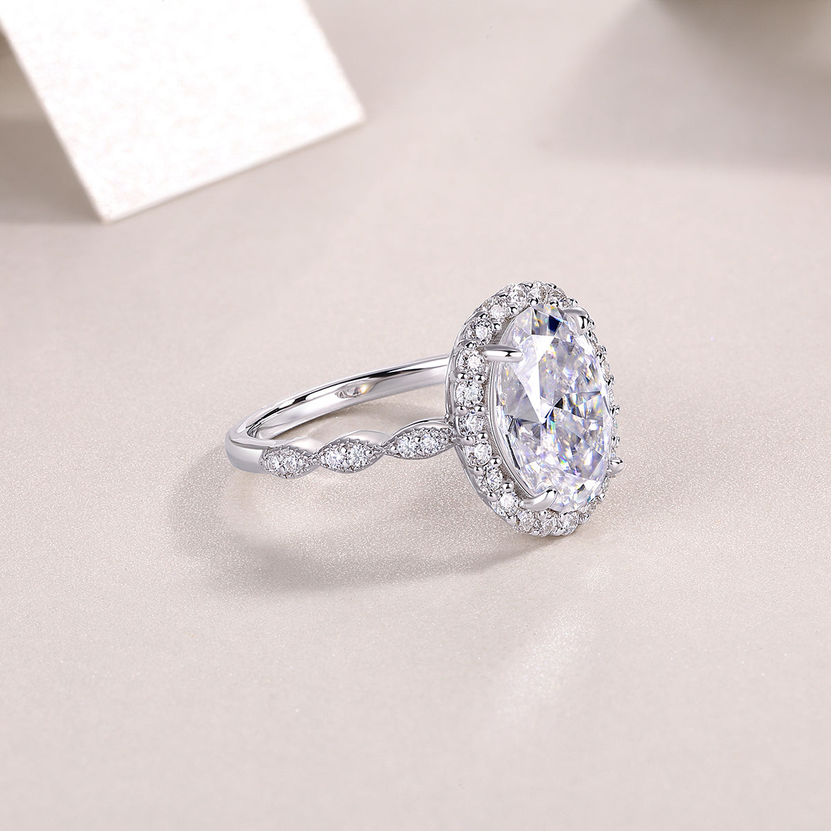 Moonlight Pupil - A Wedding Ring Set With Top-quality Egg-shaped Moissanite S925 Silver And Platinum-plated Diamond. The Ring Can Be Inspected With A Diamond Pen