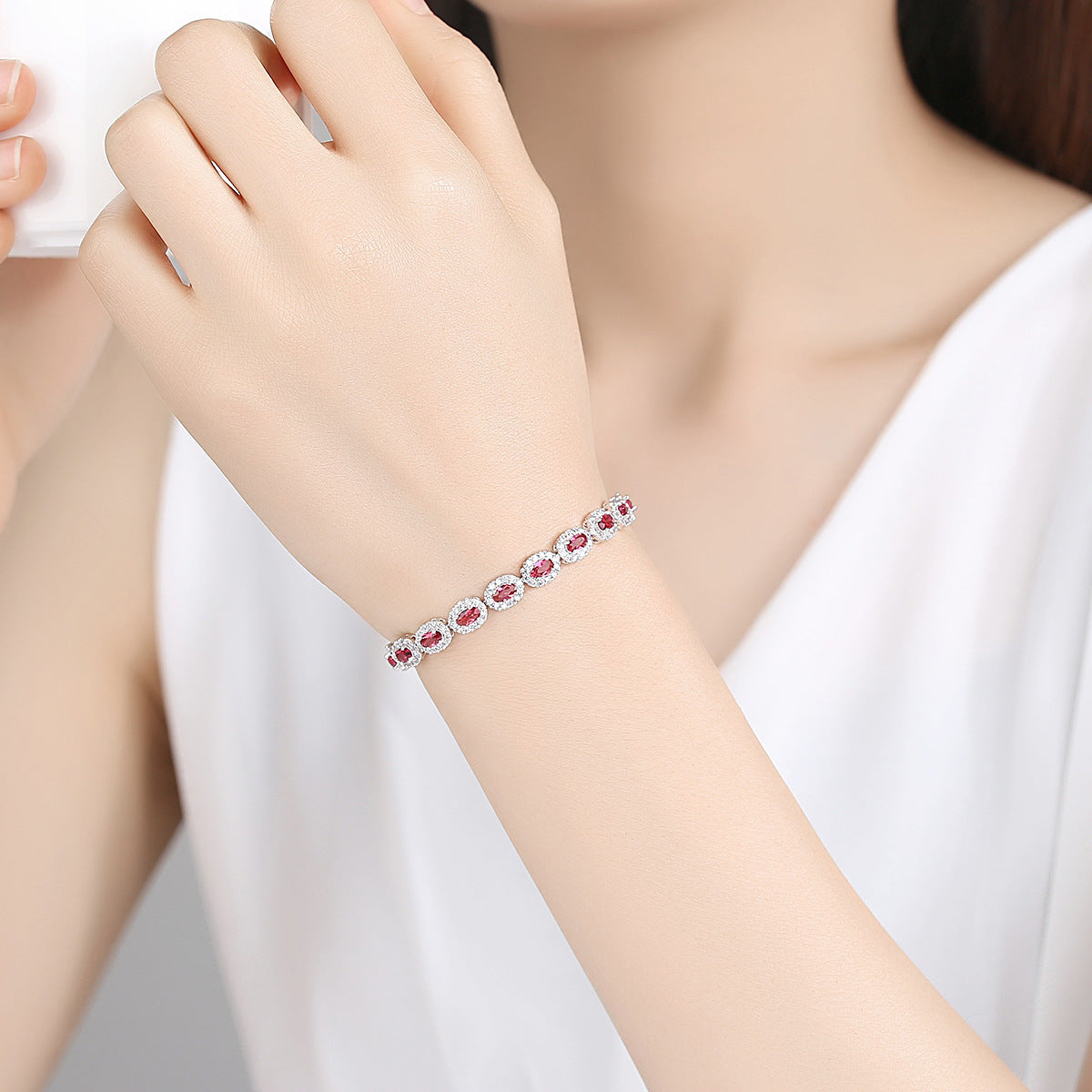 Women's Geometric Micro Inlaid Zircon Bracelet