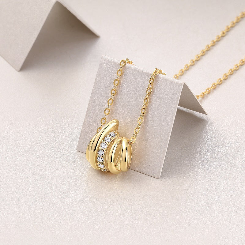 Snake Knot - A Fashionable And Trendy Necklace Pendant Set With Top-quality Moissanite S925 In Silver And Gold-plated. It Can Be Tested With A Diamond Pen