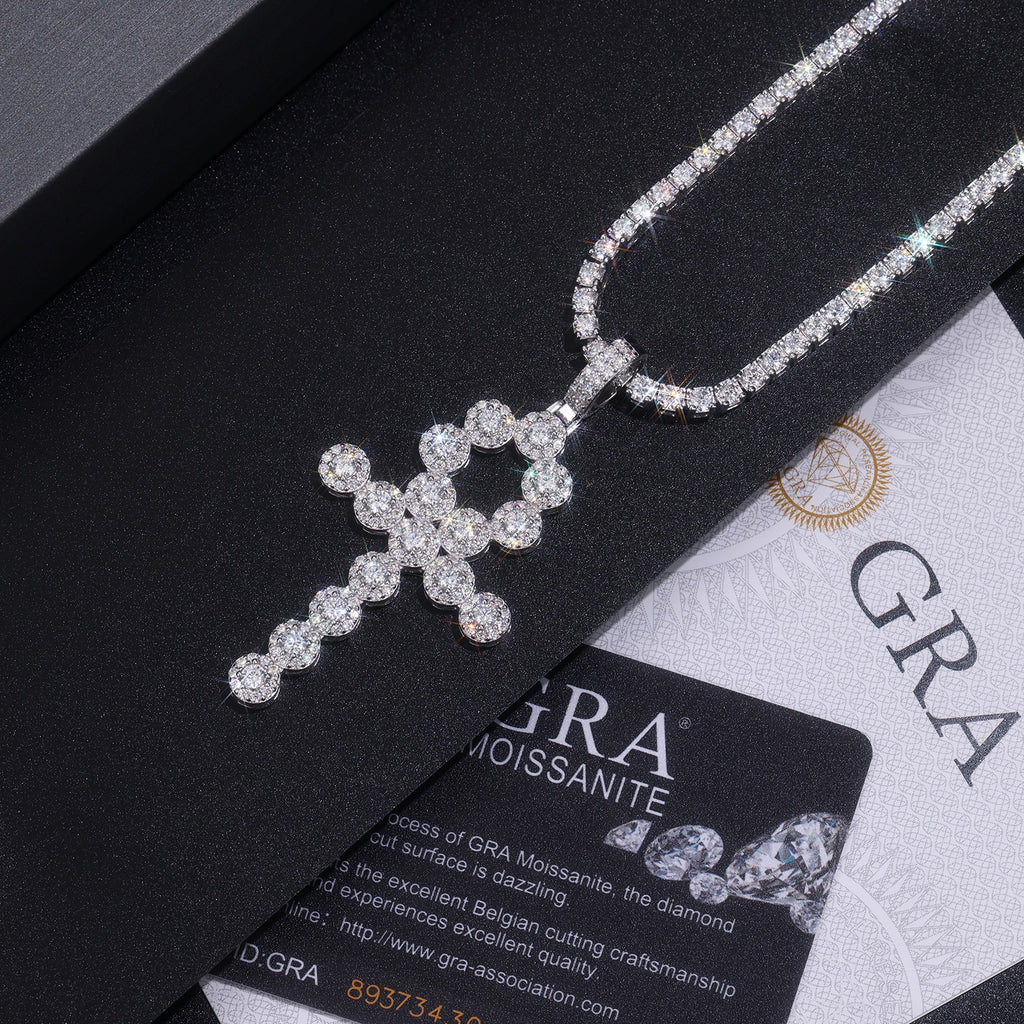 The Key To Holy Radiance - A Fashionable And Trendy Necklace Pendant Set With Top-quality Moissanite S925 In Silver And Platinum-plated. It Can Be Tested With A Diamond Pen