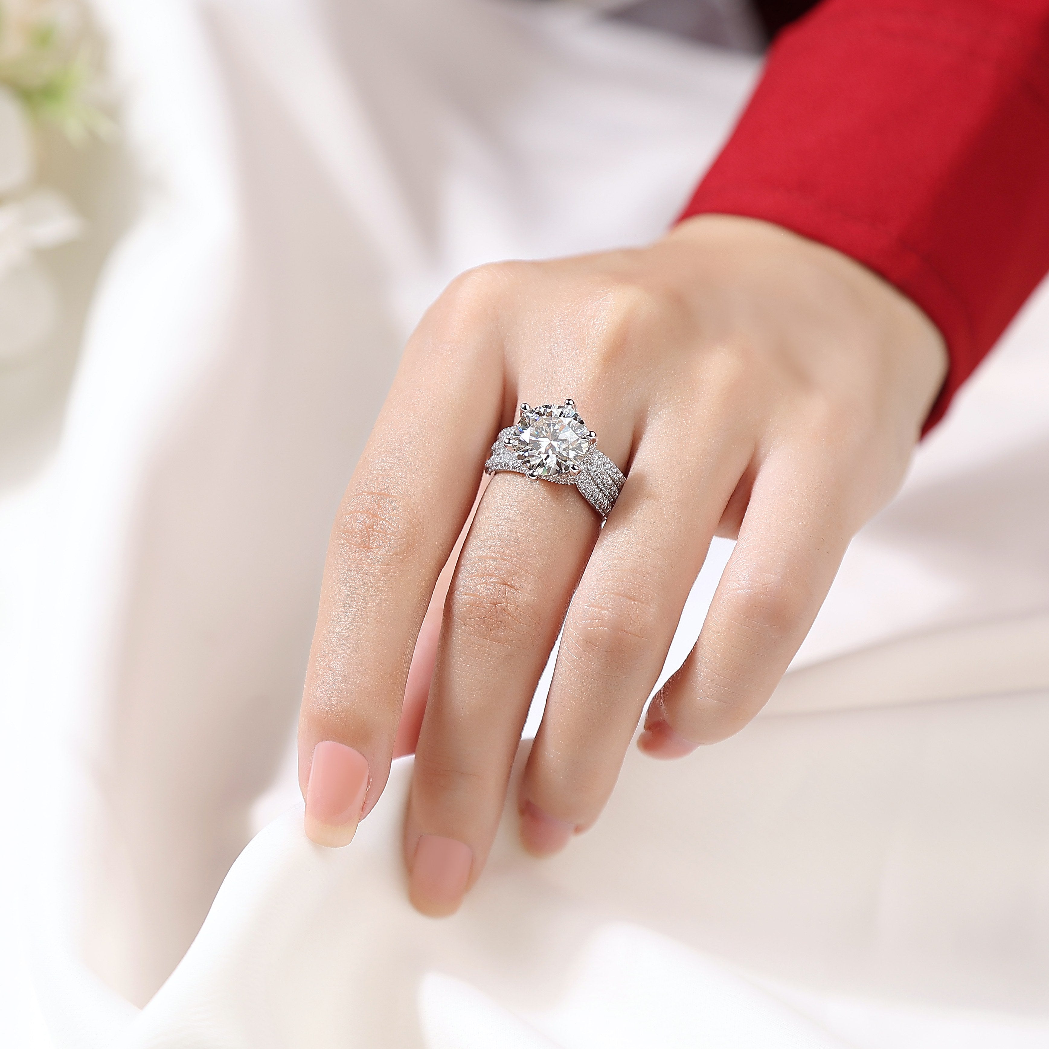 Eternal Vow - A Wedding Ring Set With 5-carat Top-quality Moissanite S925 Silver And Platinum-plated Diamond. The Ring Can Be Inspected With A Diamond Pen