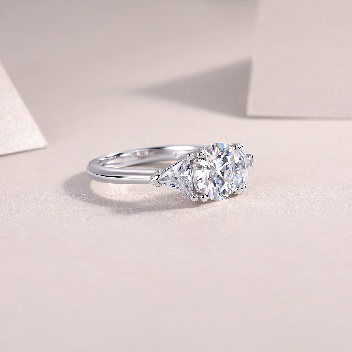 Ocean Diamond - Set With 2-carat Top-quality Moissanite S925 Silver And Gold-plated Diamond Wedding Ring. The Ring Can Be Inspected With A Diamond Pen