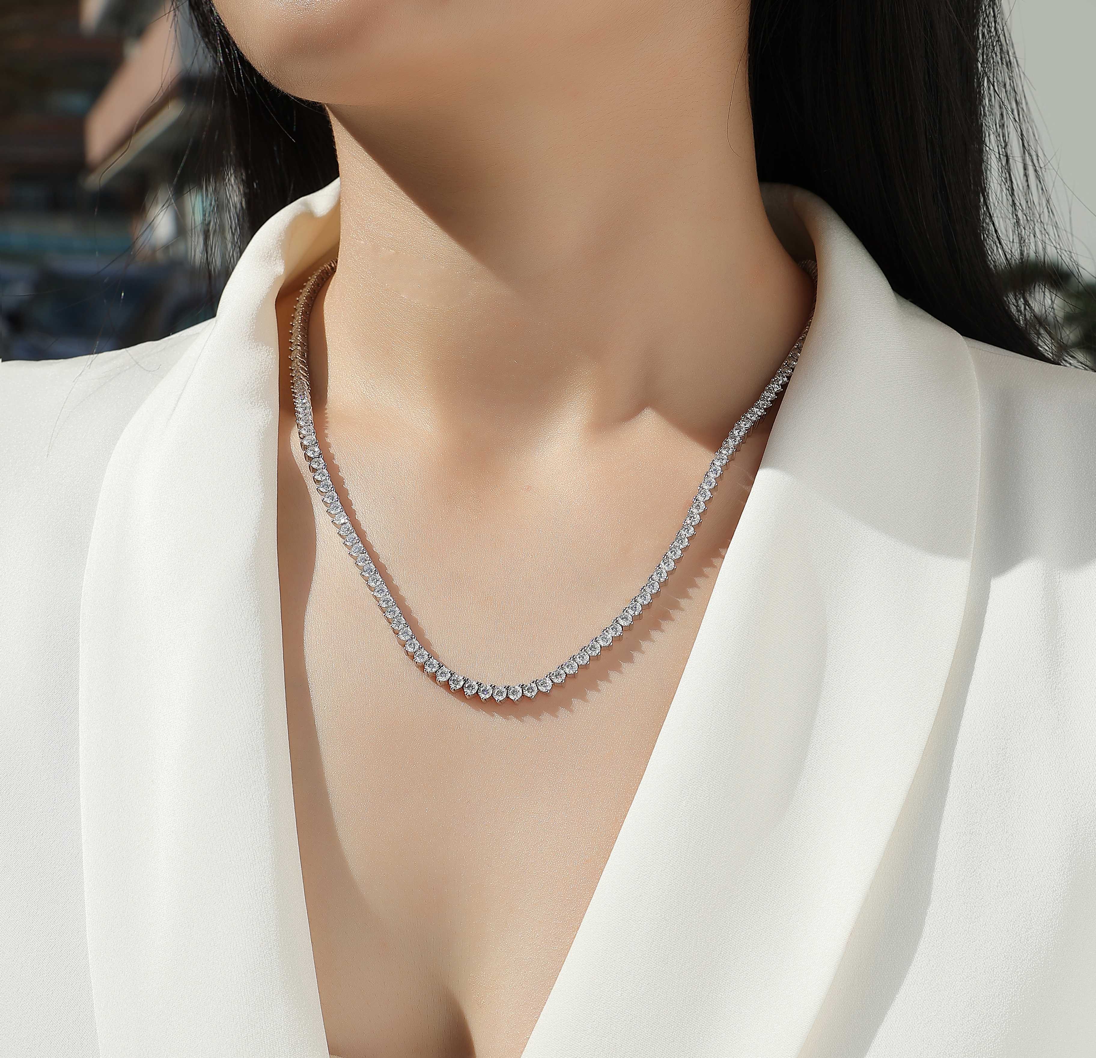 Solitude - A Luxurious And Fashionable Light Luxury Jewelry Necklace Pendant Set With Top-quality Moissanite, S925 Silver-plated Platinum