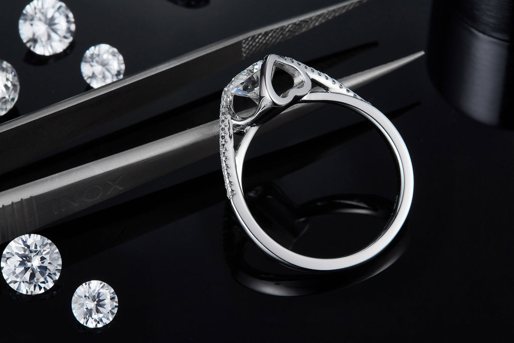 Dazzling Promise - A Wedding Ring Set With 1-carat Top-quality Moissanite S925 Silver And Platinum-plated Diamond. The Ring Can Be Inspected With A Diamond Pen