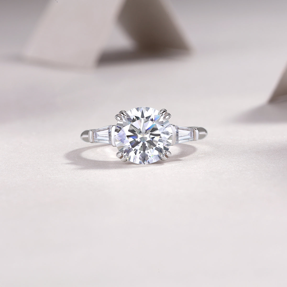 The Glorious Path - A Wedding Ring Set With Top-quality Octagonal Moissanite S925 In Silver And Platinum-plated. The Ring Can Be Inspected With A Diamond Pen