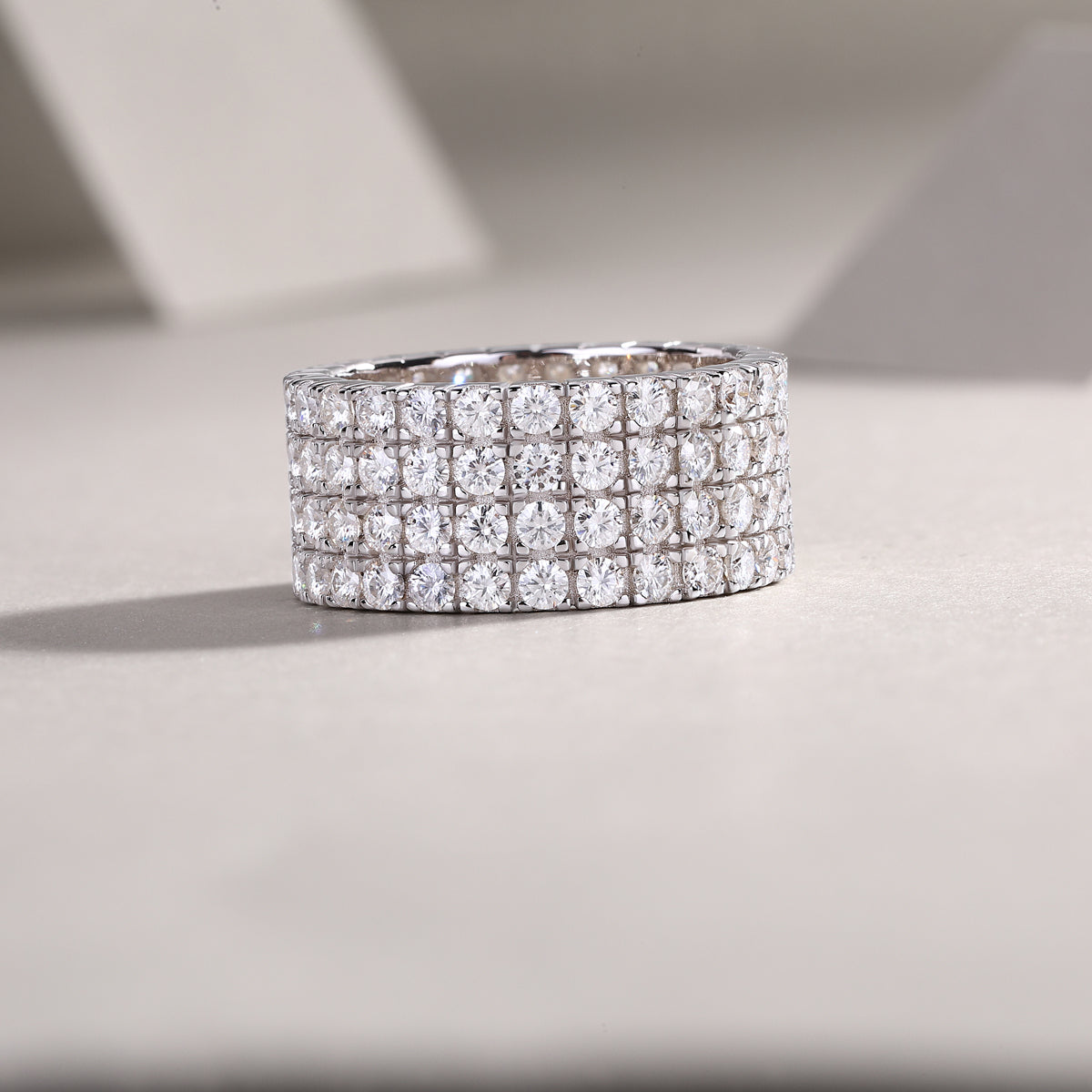 Sparkling And Brilliant - A Wedding Ring Set With Top-quality Moissanite S925 Silver And Platinum-plated Diamond. The Ring Can Be Inspected With A Diamond Pen
