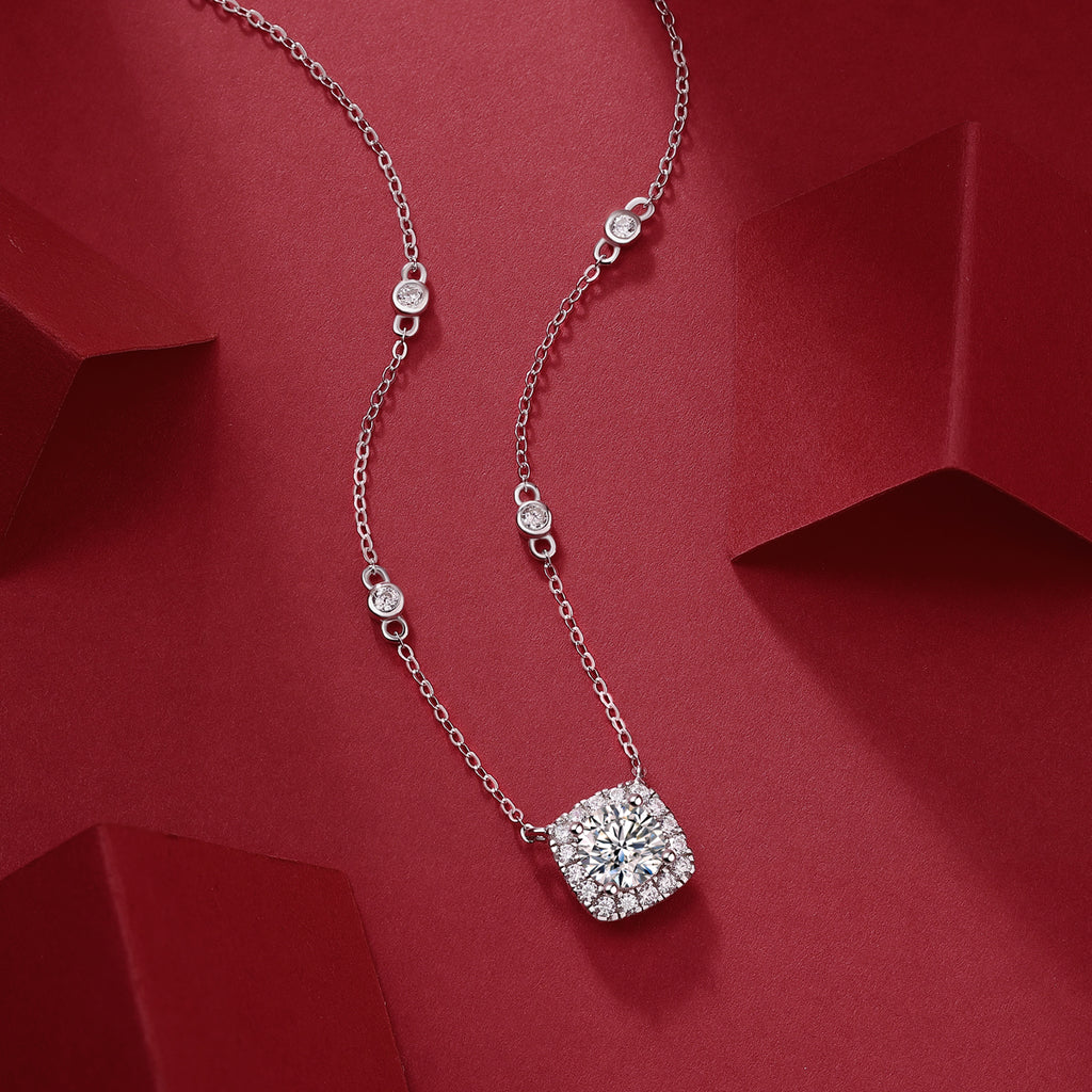 The Fate In Dreams - A Fashionable And Trendy Necklace Pendant Set With Top-quality Moissanite S925 Silver And Platinum Plating Can Be Tested With A Diamond Pen