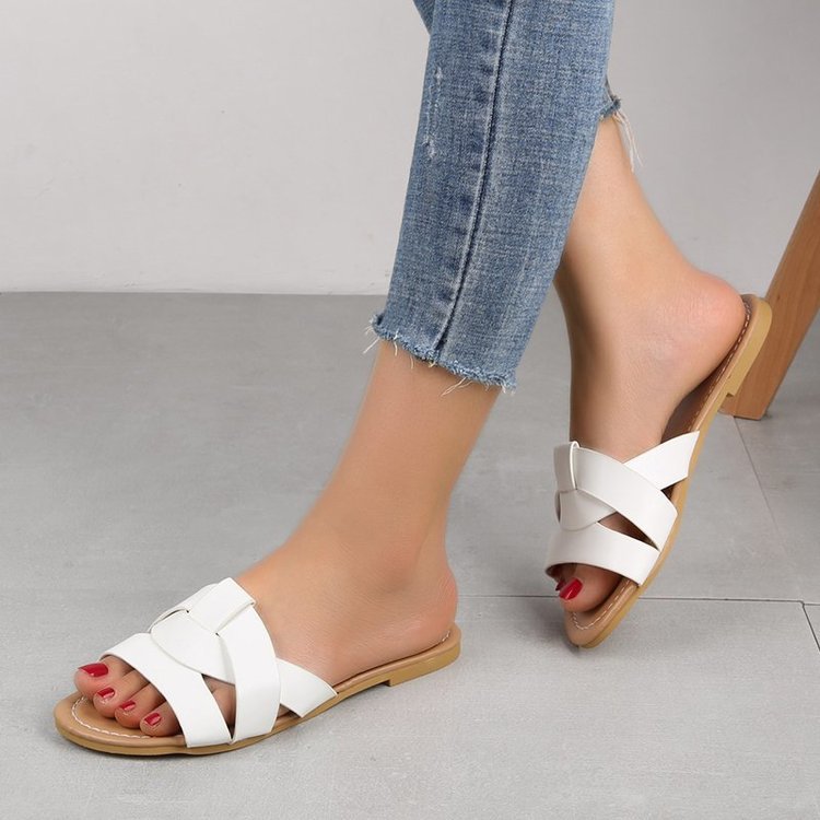 Women's flat sandals and slippers