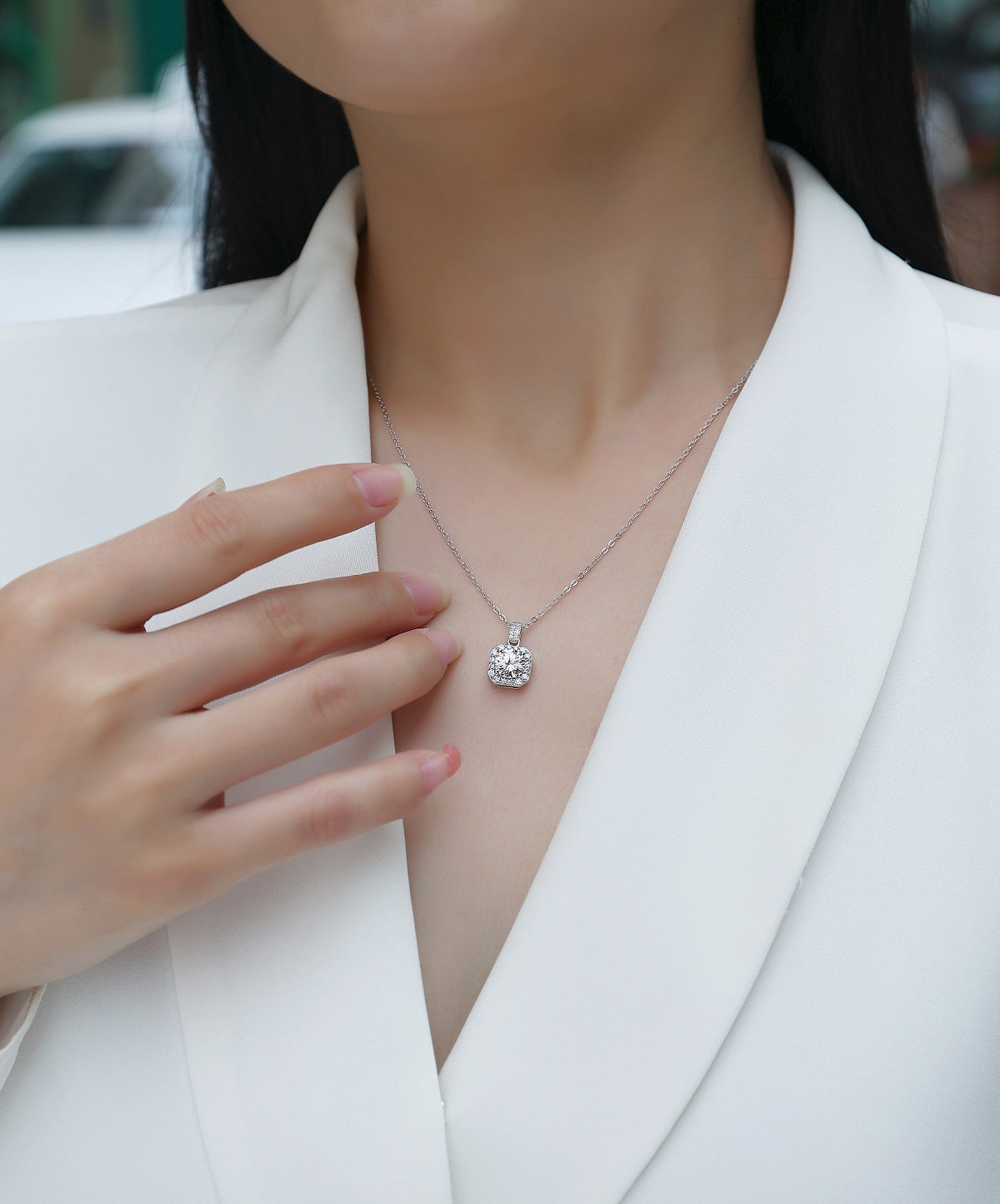 Dawn Light - A Fashionable And Luxurious Diamond Jewelry Pendant Set With 1-carat Moissanite S925 Sterling Silver And Platinum Plating