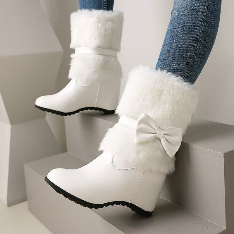 Low-Top Boots With Built-in Heel