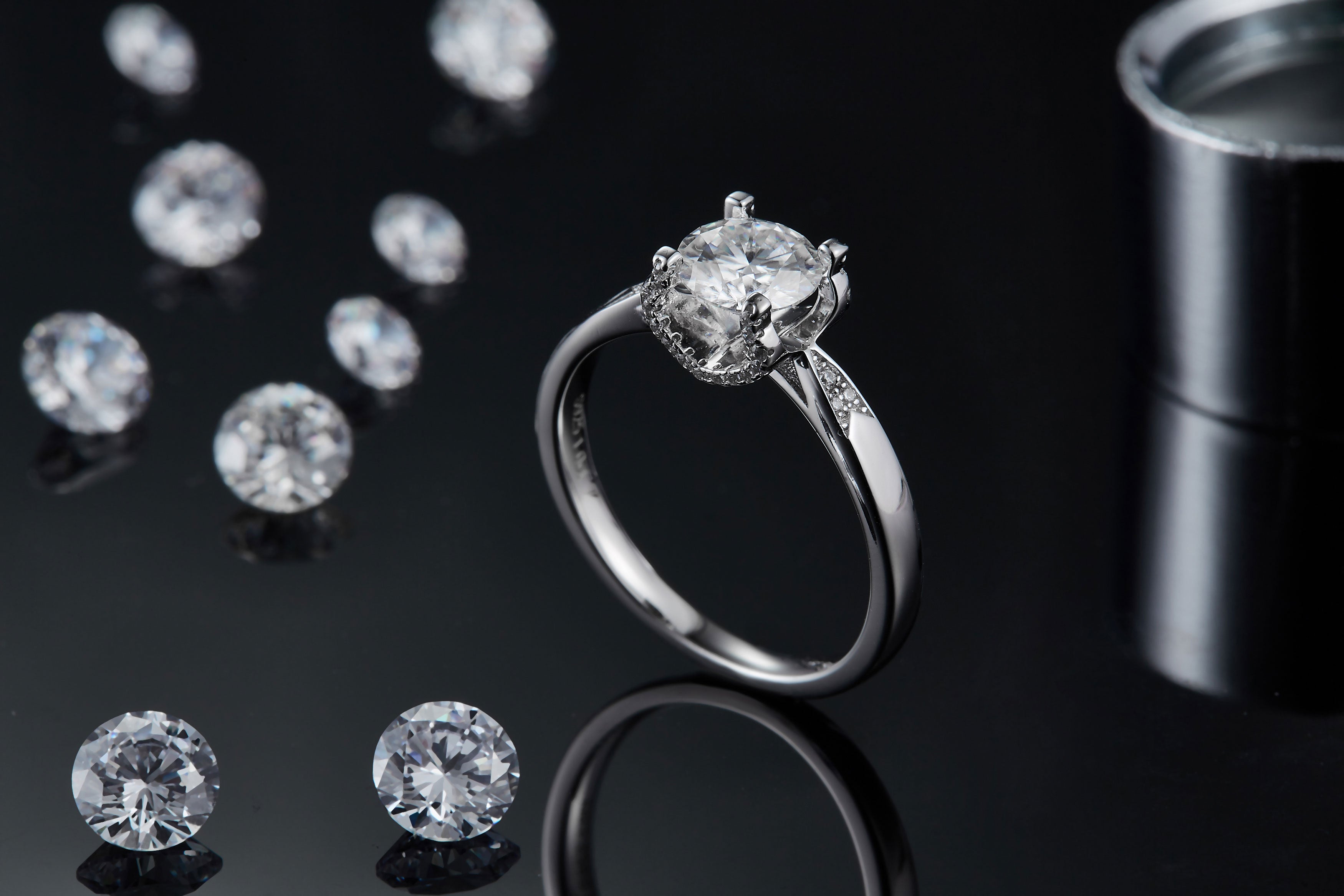 Star Guardian - A Wedding Ring Set With 1-carat Top-quality Moissanite S925 Silver And Platinum-plated Diamond. The Ring Can Be Inspected With A Diamond Pen