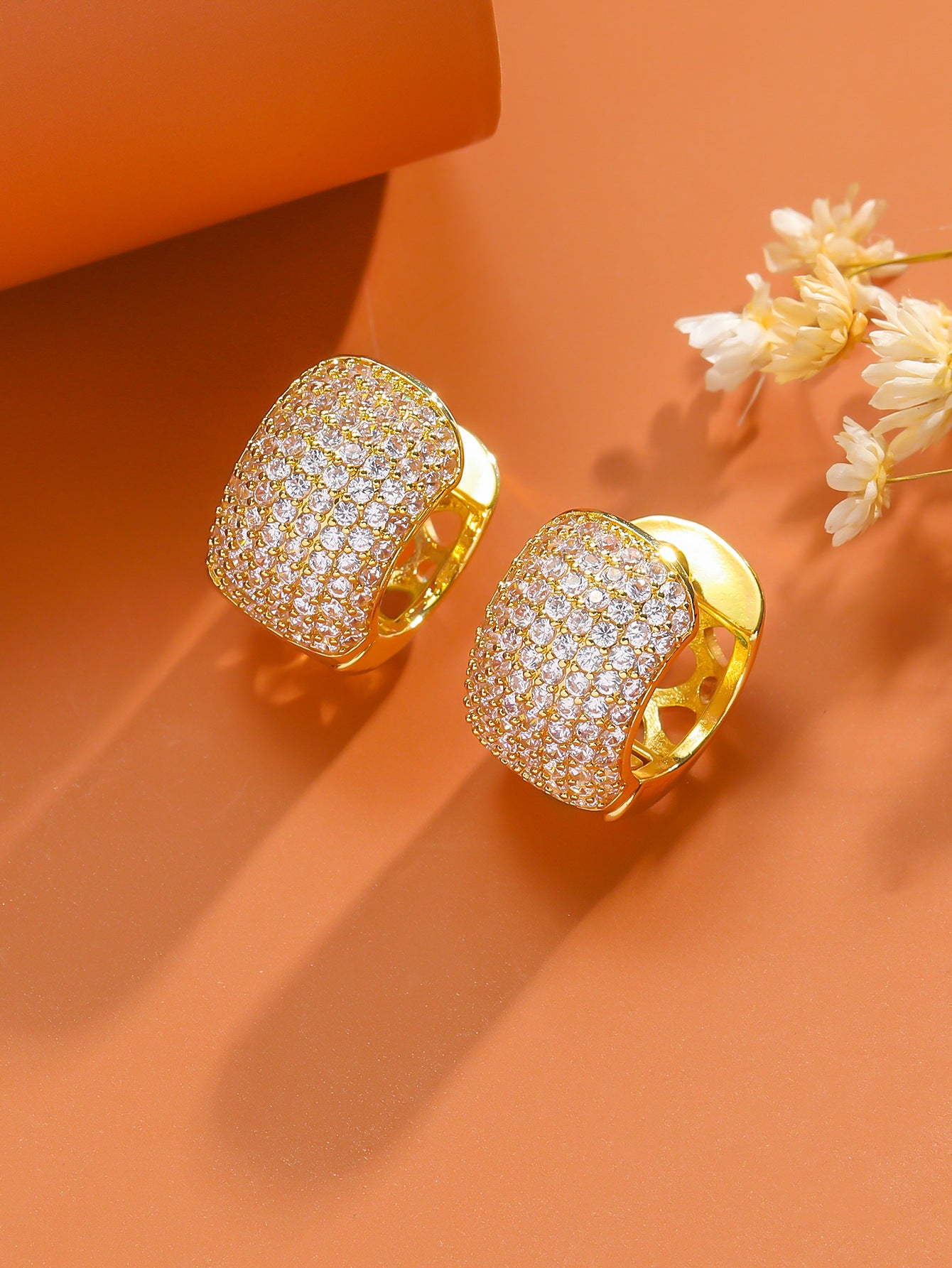 Simple Fashion Ear Clips Gold-plated Color Zircon Earrings