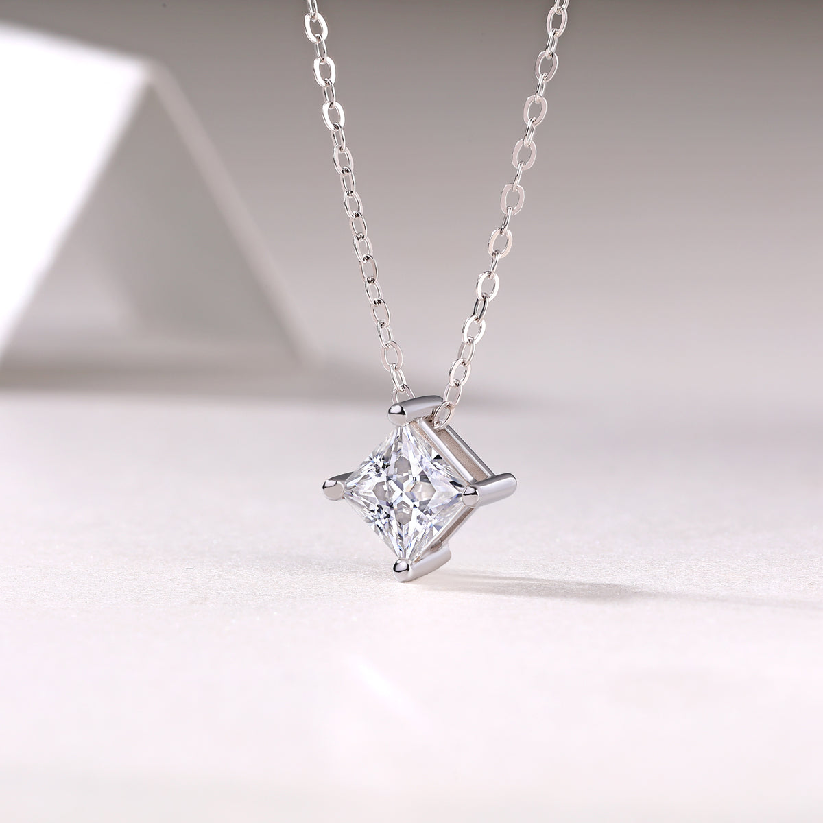 Stay Together - A Fashionable And Trendy Necklace Pendant Set With Top-quality Moissanite S925 And Silver Plated With Platinum Can Be Tested With A Diamond Pen.