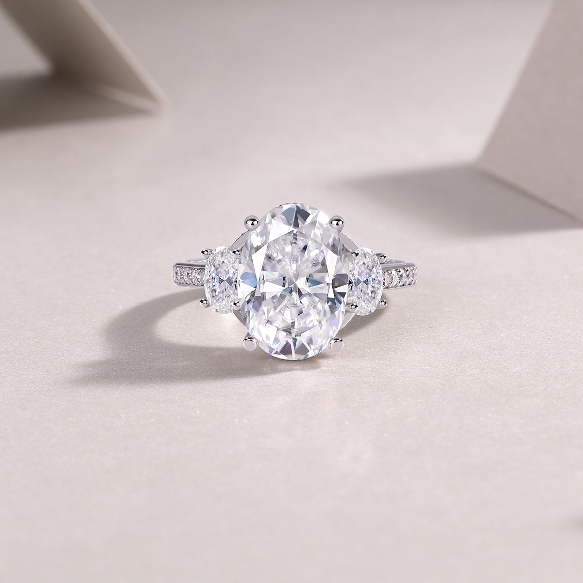 Crown Of Radiance - Set With Top-quality Egg-shaped Moissanite S925 Silver And Platinum-plated Diamond Wedding Ring. The Ring Can Be Inspected With A Diamond Pen