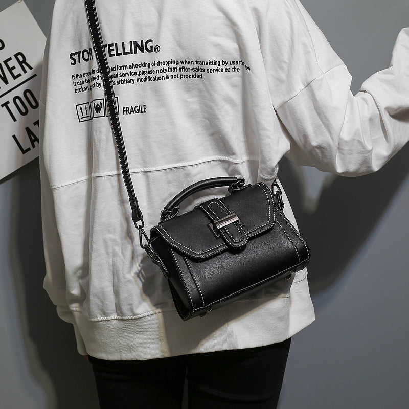 New small bag Korean version of women's ladies handbag bag female shoulder portable Messenger small square bag
