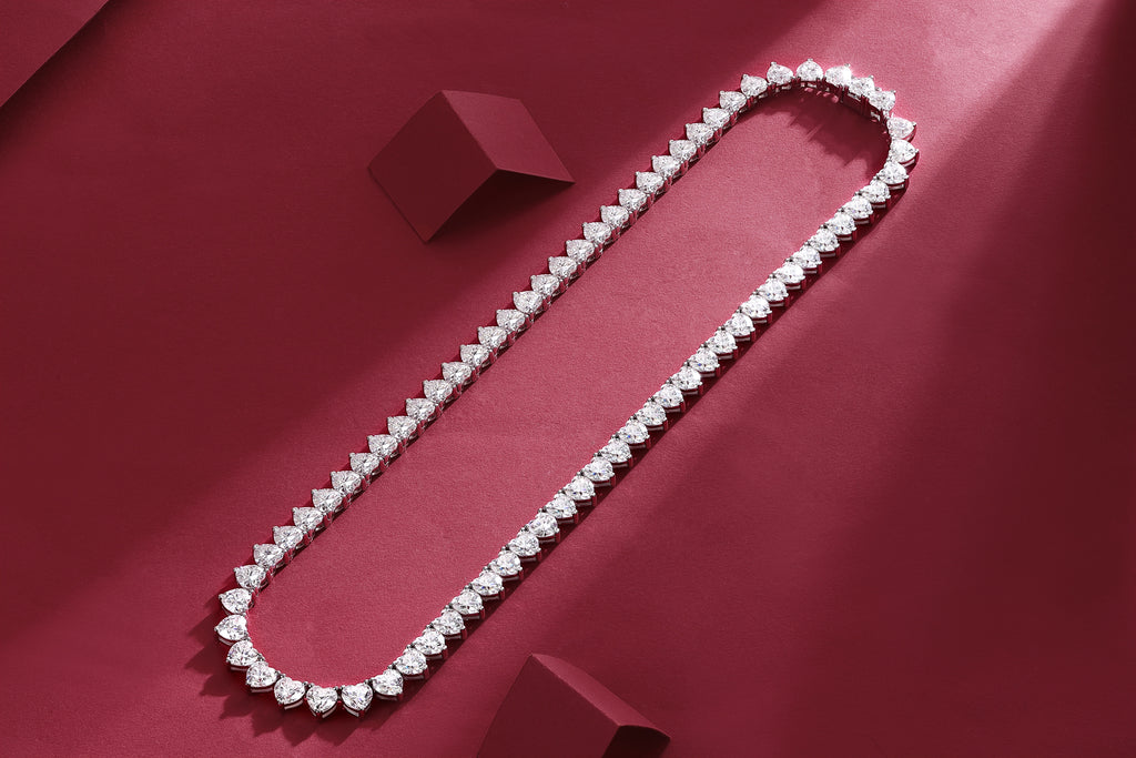 Romantic Gravity - A Luxurious And Fashionable Light Luxury Jewelry Necklace Pendant Set With Top-quality Moissanite, S925 Silver-plated Platinum