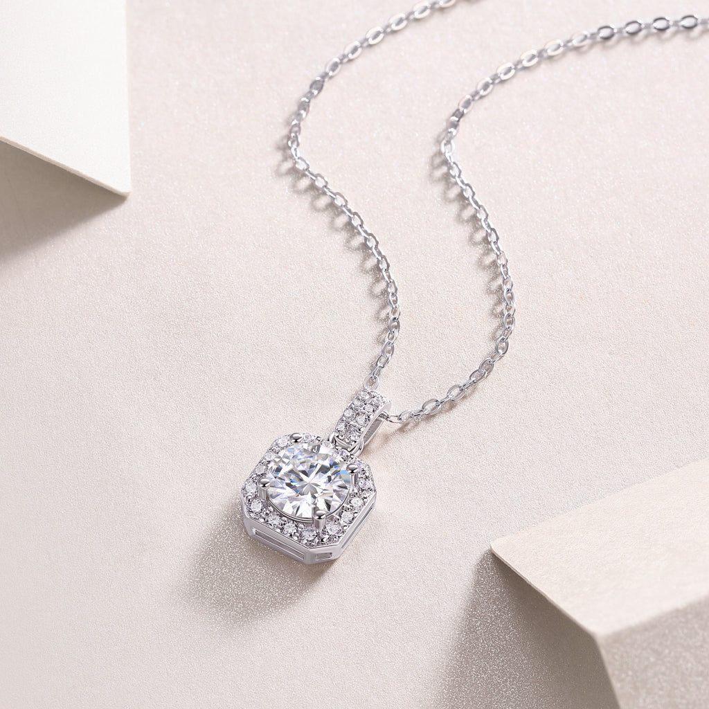 Dawn Light - A Fashionable And Luxurious Diamond Jewelry Pendant Set With 1-carat Moissanite S925 Sterling Silver And Platinum Plating