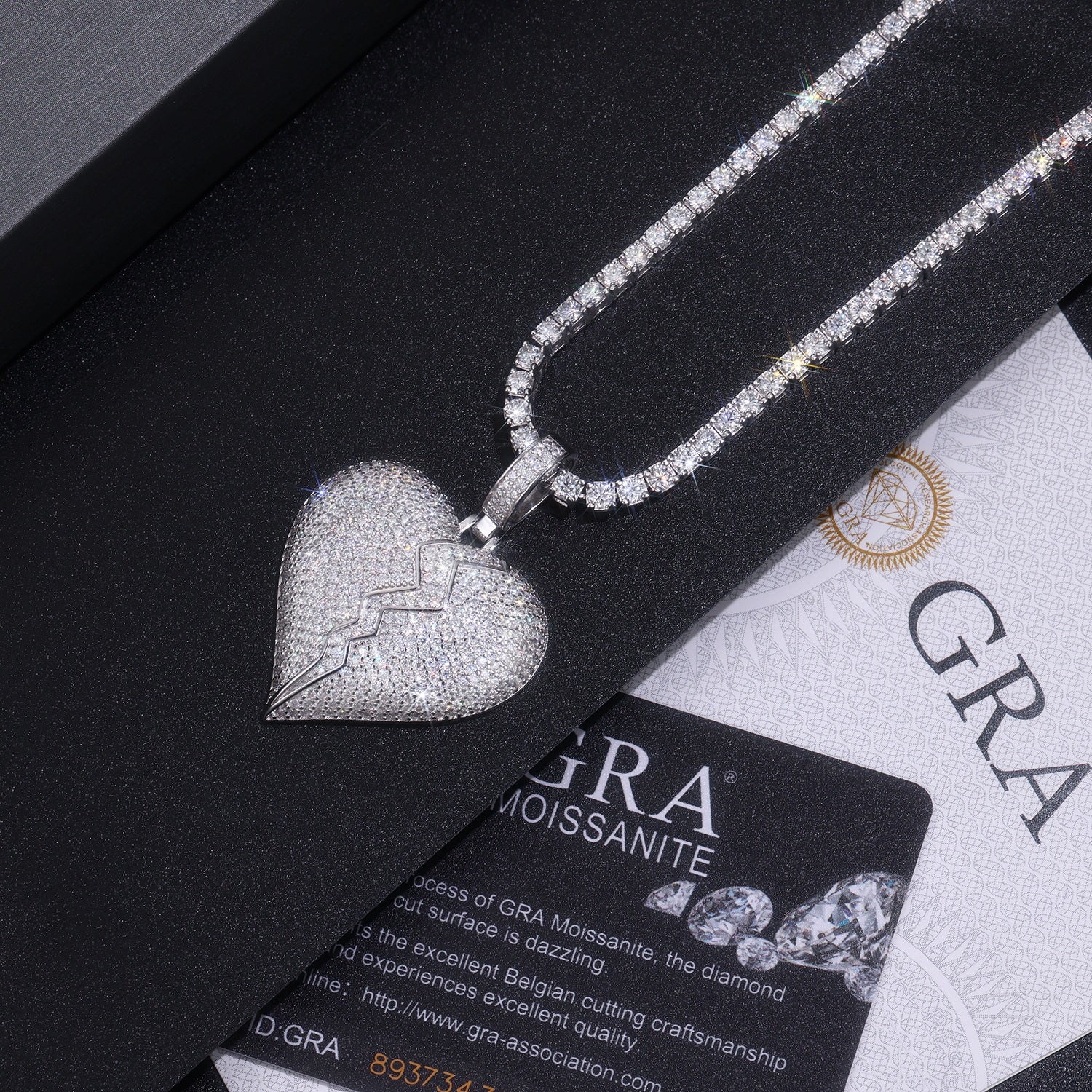 Telepathy - A Fashionable And Trendy Necklace Pendant Set With Top-quality Moissanite S925 In Silver And Platinum Plating Can Be Tested With A Diamond Pen