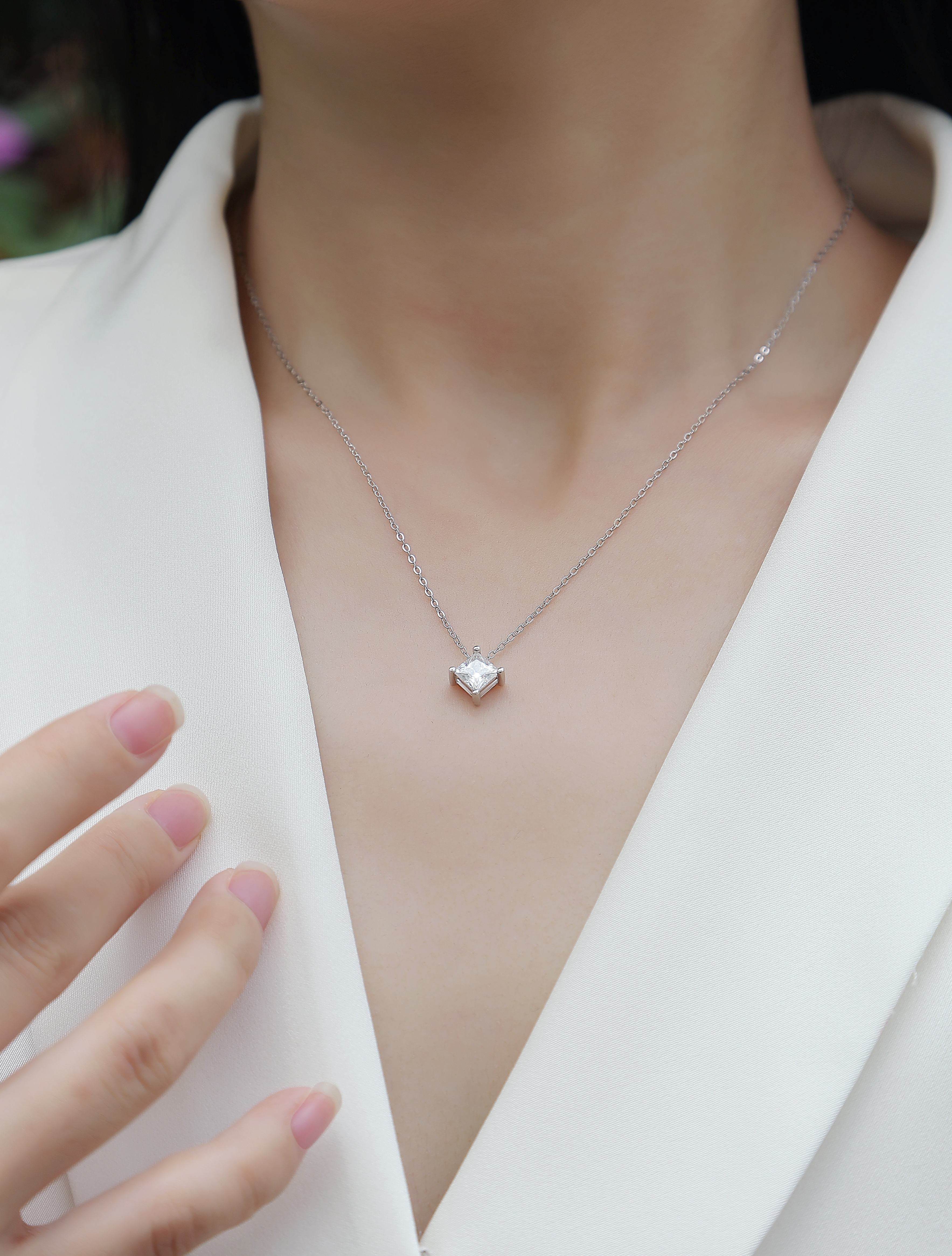 Stay Together - A Fashionable And Trendy Necklace Pendant Set With Top-quality Moissanite S925 And Silver Plated With Platinum Can Be Tested With A Diamond Pen.