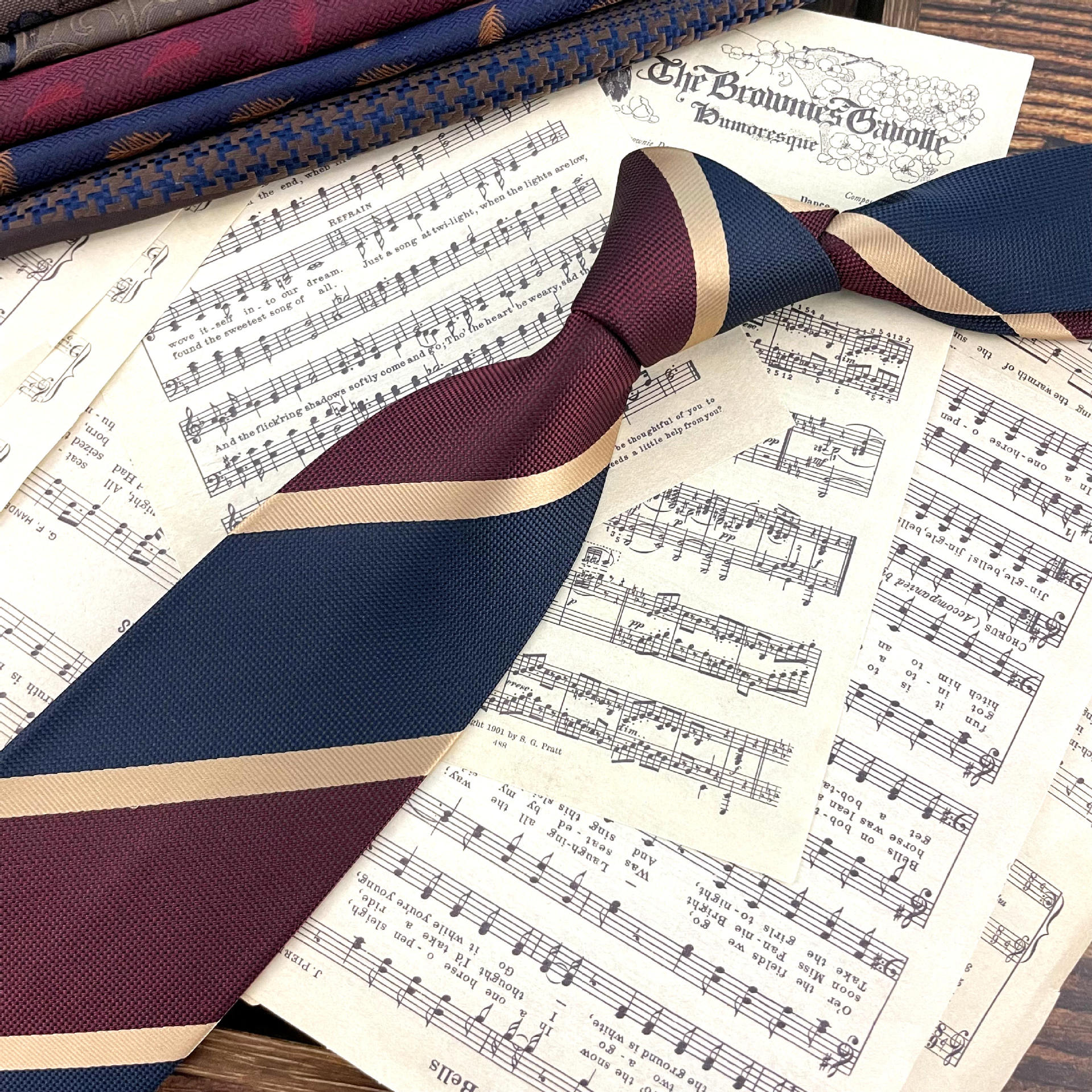 Retro Coffee Color Orange Red Striped Tie Hand Hit 8CM