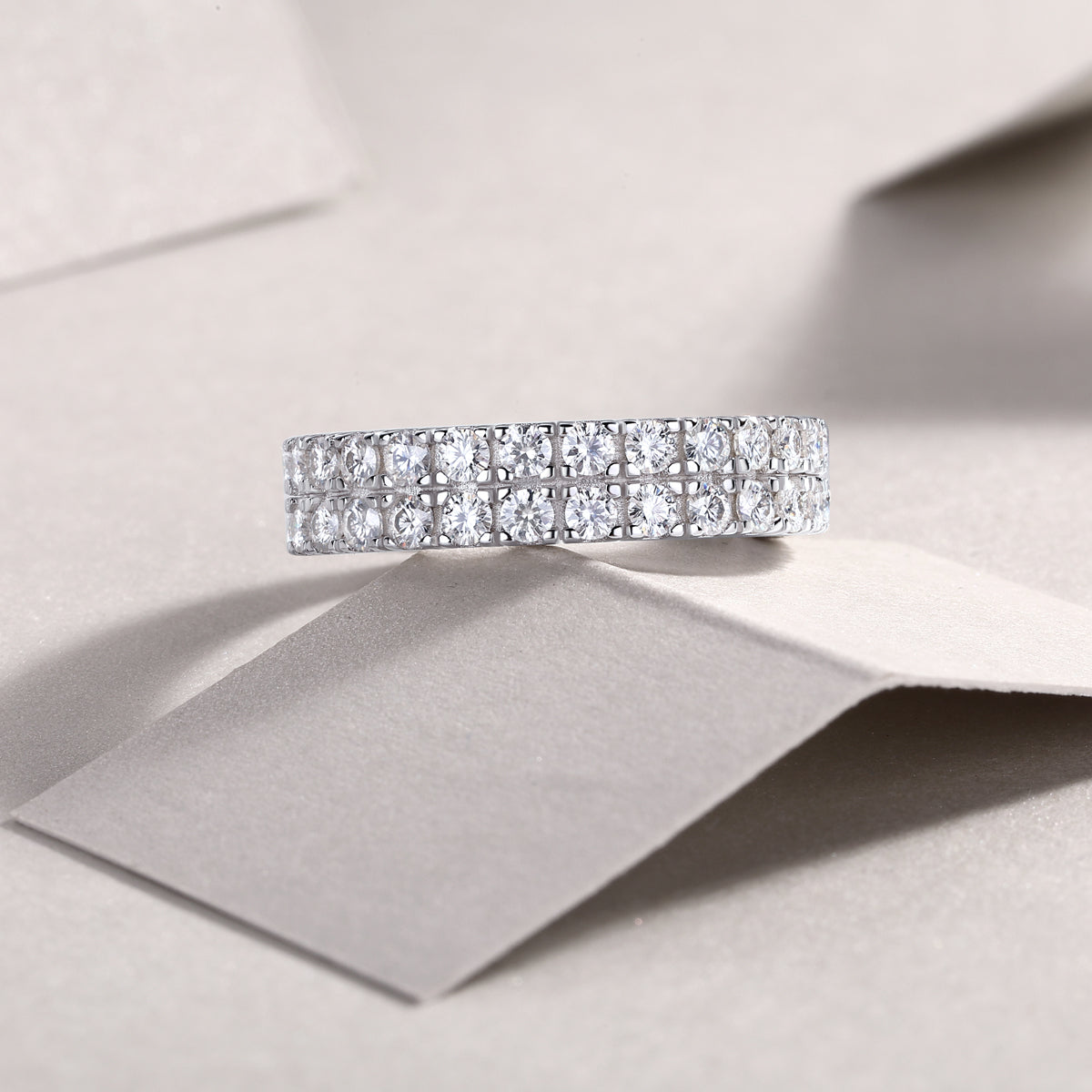 Crystal Love - A Wedding Ring Set With Top-quality Moissanite S925 Silver And Platinum-plated Diamond. The Ring Can Be Inspected With A Diamond Pen