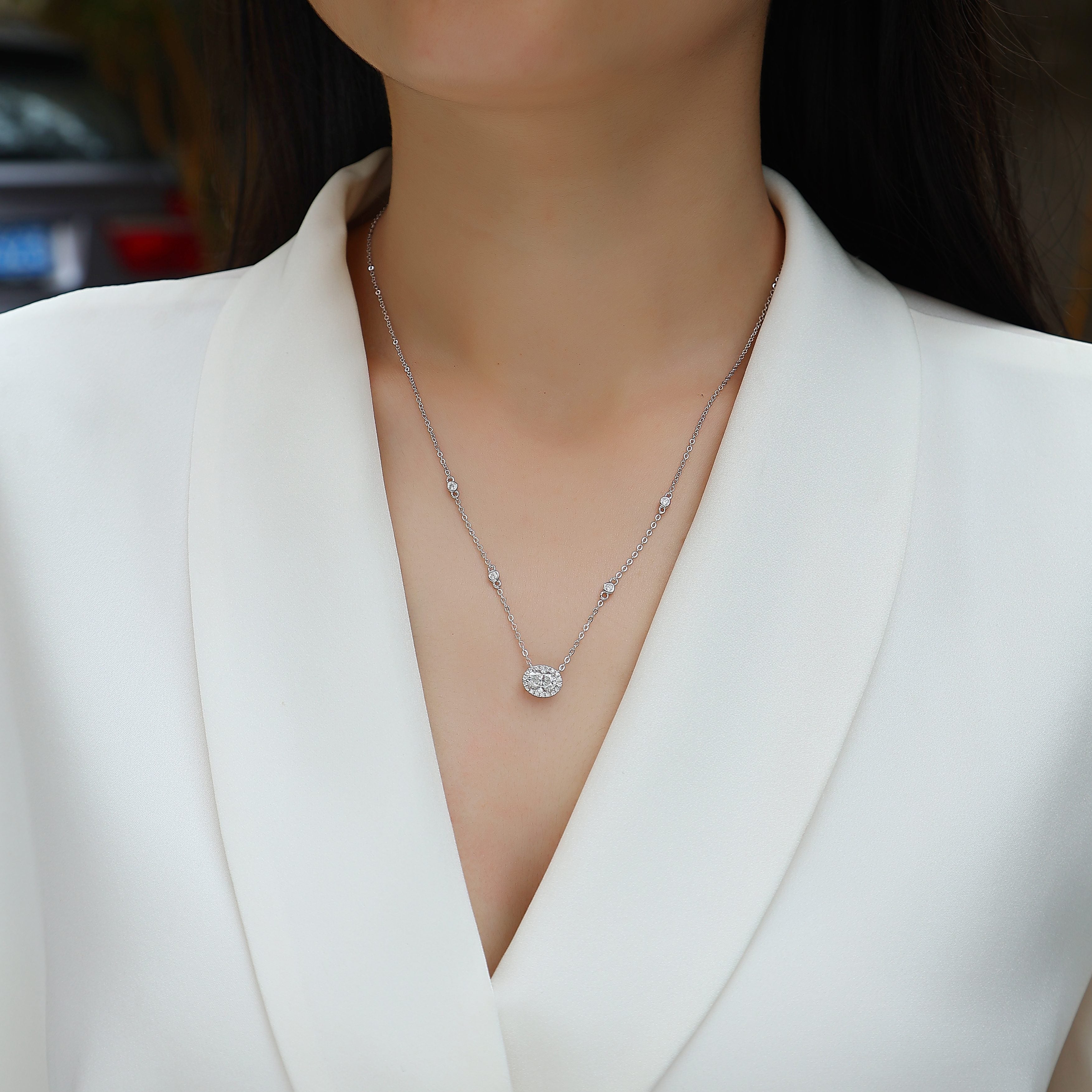 White Summer Night - A Fashionable And Luxurious Diamond Jewelry Pendant Set With Egg-shaped Moissanite S925 Sterling Silver And Platinum Plating