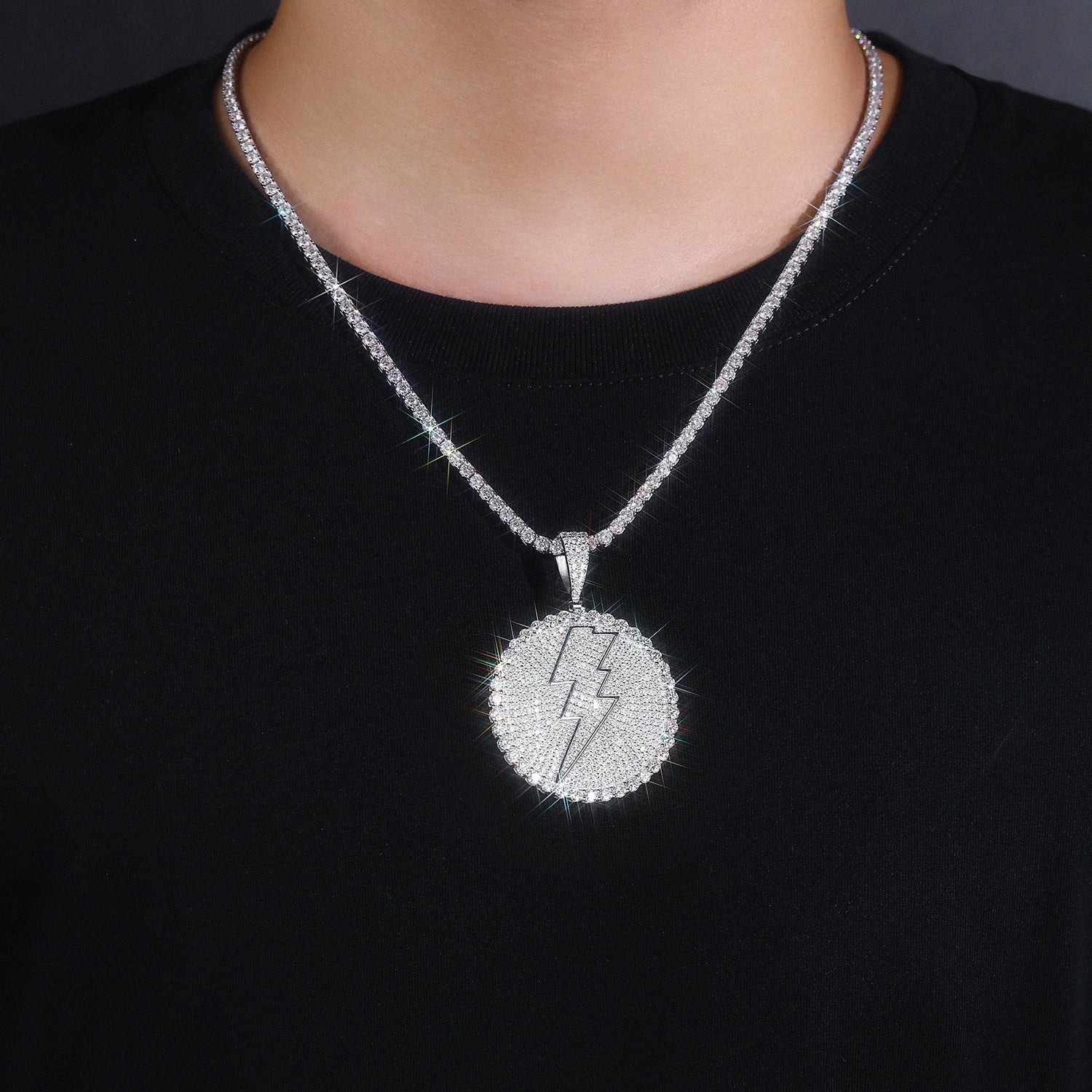 The Glory Of Thunder - A Fashionable And Trendy Necklace Pendant Set With Top-quality Moissanite S925 Silver And Platinum Plating Can Be Tested With A Diamond Pen