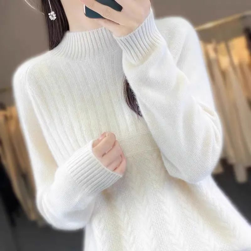 Loose-fitting Women's Turtleneck Base Sweater For Outerwear