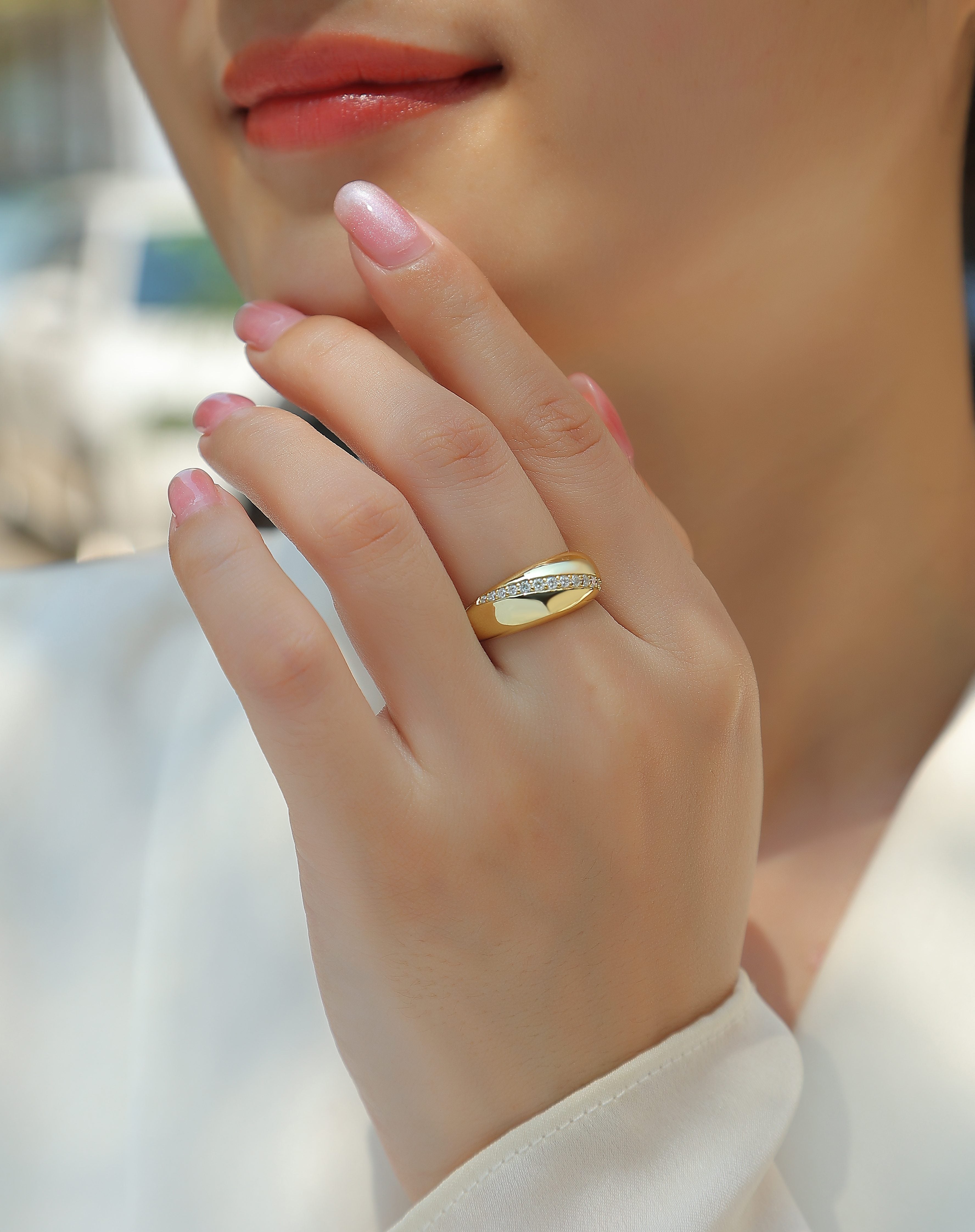 Elegant And Simple - A Luxurious And Fashionable Light Luxury Jewelry Silver Ring Set With Top-quality Moissanite, S925 Silver Plated With Platinum