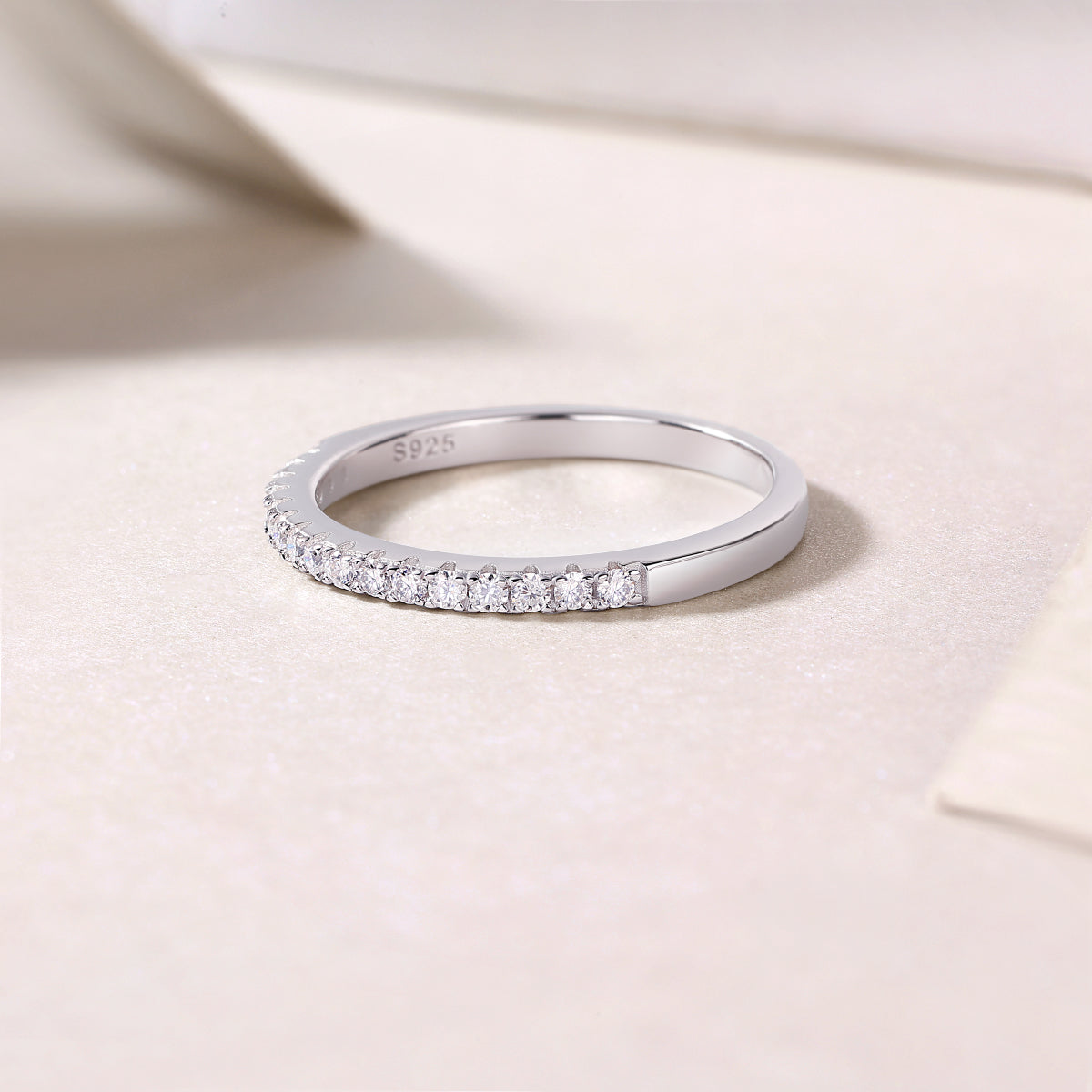 Embrace - A Wedding Ring Set With Top-quality Moissanite S925 Silver And Platinum-plated Diamond Can Be Inspected With A Diamond Pen