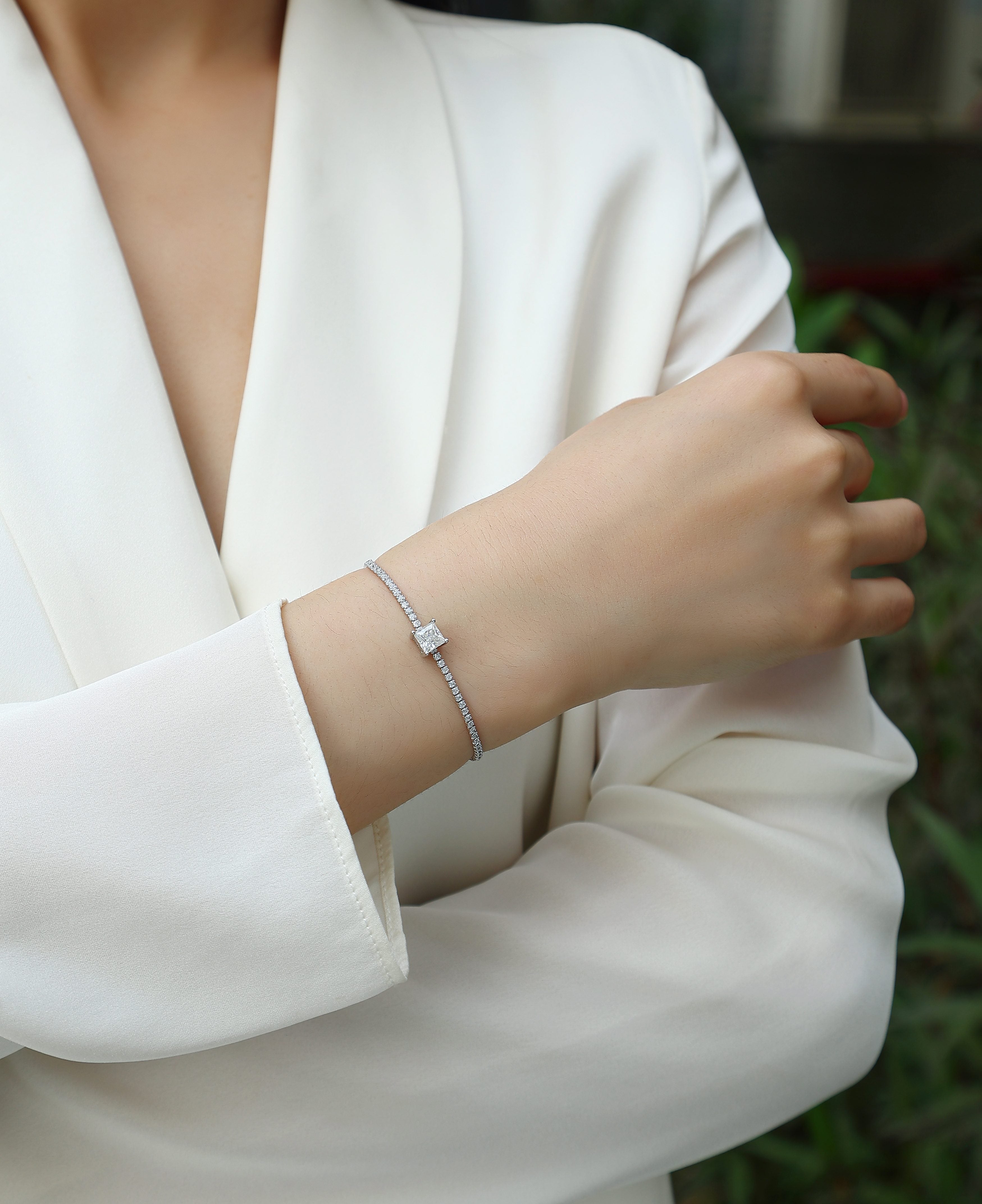 Moon Island Crushed Ice - A Fashionable And Light Luxury Jewelry Silver Bracelet And Bracelet Set With Top-quality Moissanite, S925 Silver Plated Platinum