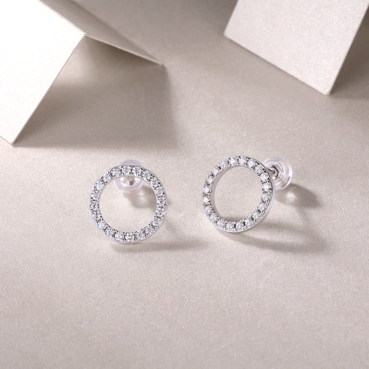 Explore - The Fashionable And Trendy Earrings Set With Top-quality Moissanite S925 Silver And Platinum-plated Stud Earrings Can Be Tested With A Diamond Pen