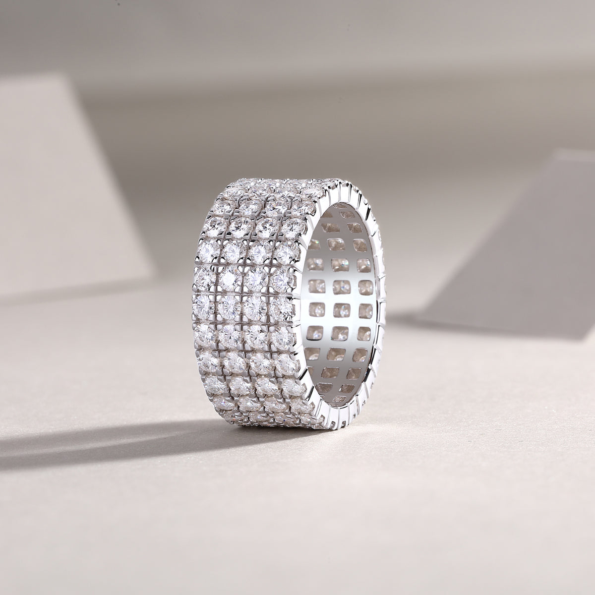 Sparkling And Brilliant - A Wedding Ring Set With Top-quality Moissanite S925 Silver And Platinum-plated Diamond. The Ring Can Be Inspected With A Diamond Pen