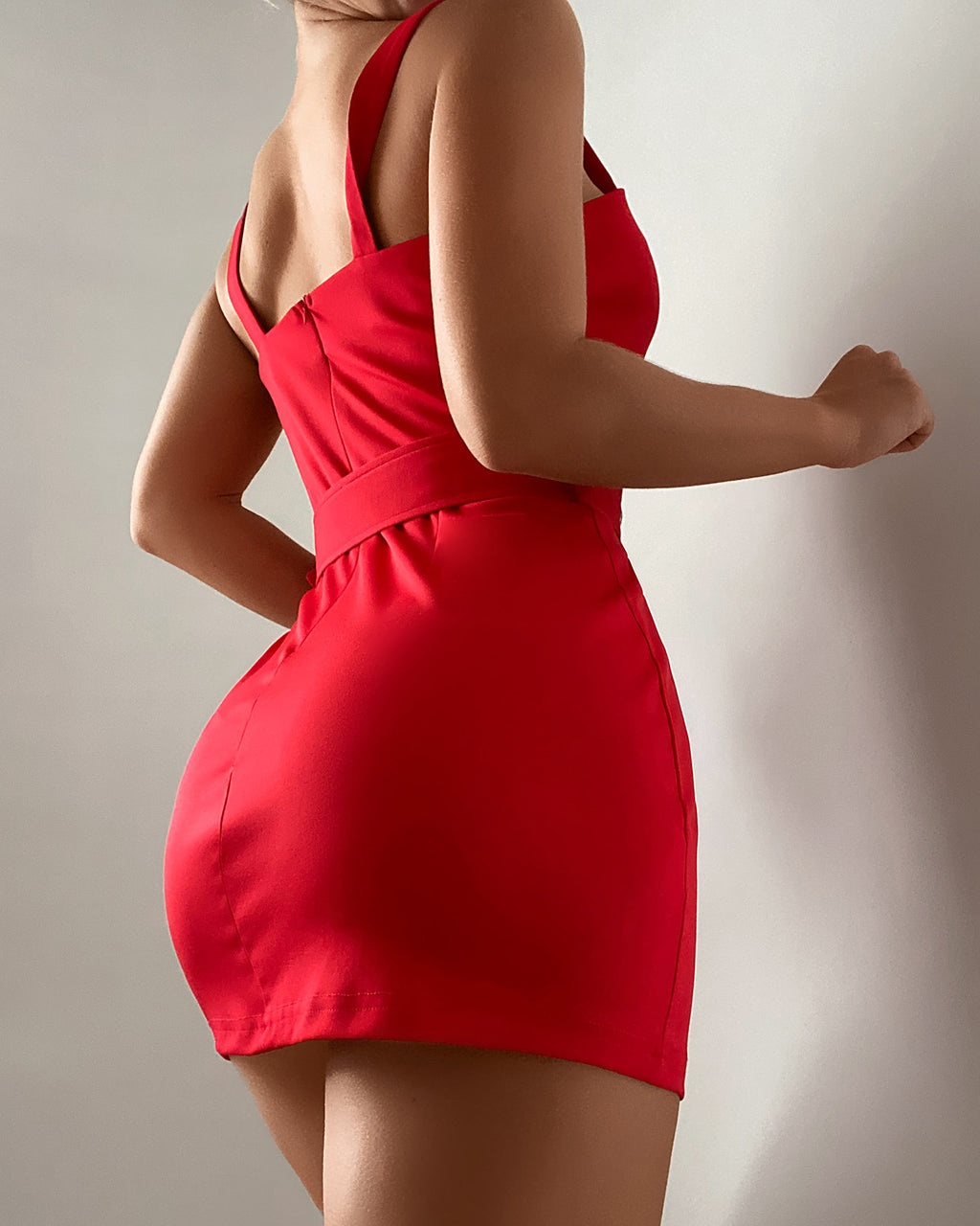 European And American Red Suspender Tight Skirt With Belt