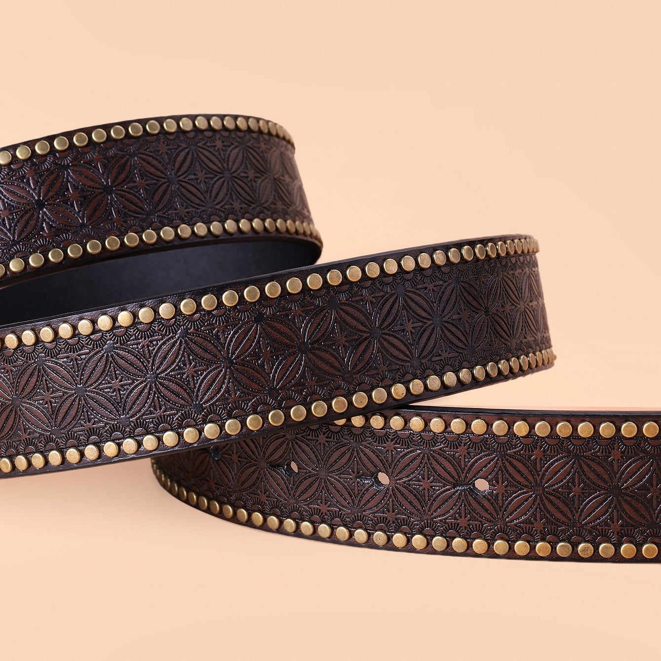 Retro Embossing Rivet Bullhead Big Plate Buckle Belt