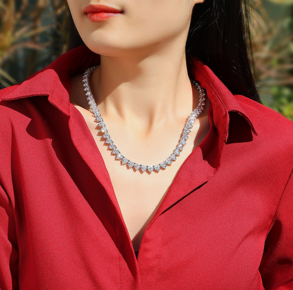 Romantic Gravity - A Luxurious And Fashionable Light Luxury Jewelry Necklace Pendant Set With Top-quality Moissanite, S925 Silver-plated Platinum