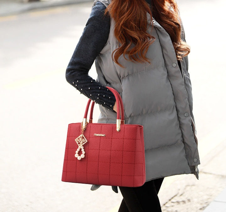 Simple and versatile ladies one shoulder messenger bag