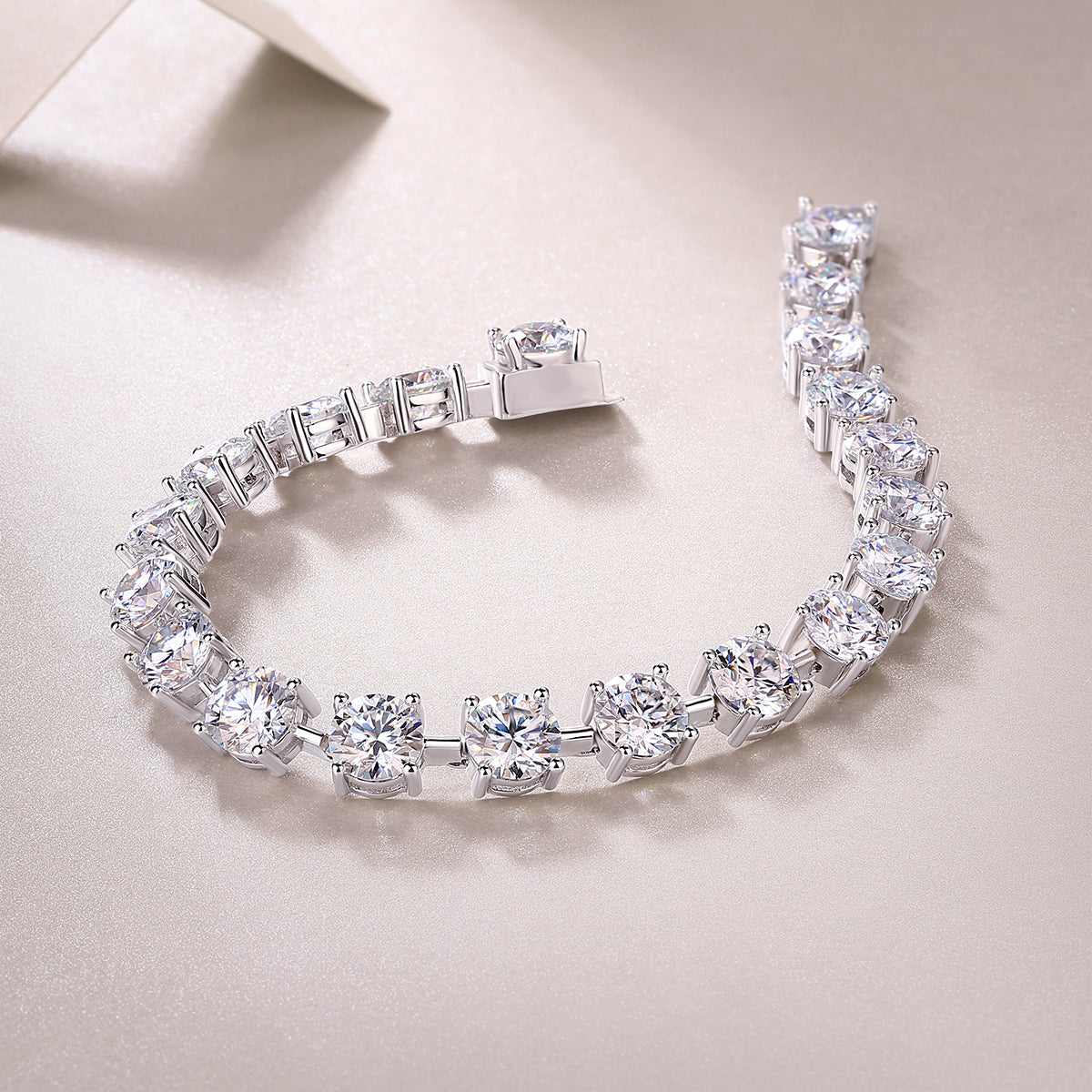 Time Appointment - A Fashionable And Light Luxury Jewelry Silver Bracelet And Bracelet Set With Top-quality Moissanite, S925 Silver Plated Platinum