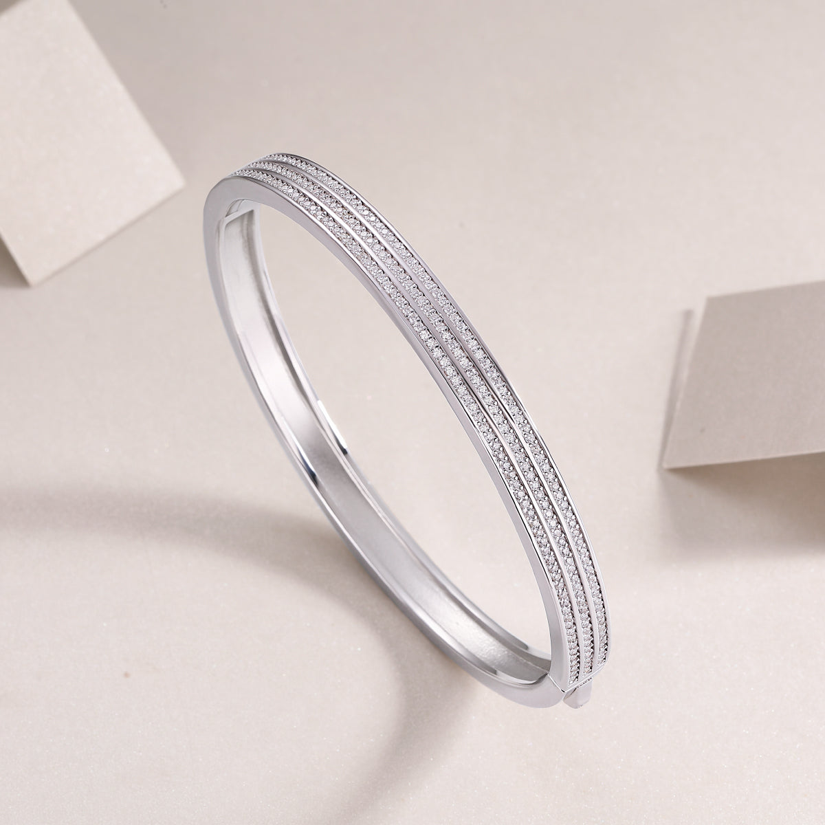 Starlight Amusement - Top-quality Moissanite Fashionable Light Luxury Jewelry Silver Bracelet S925 Silver-plated Platinum