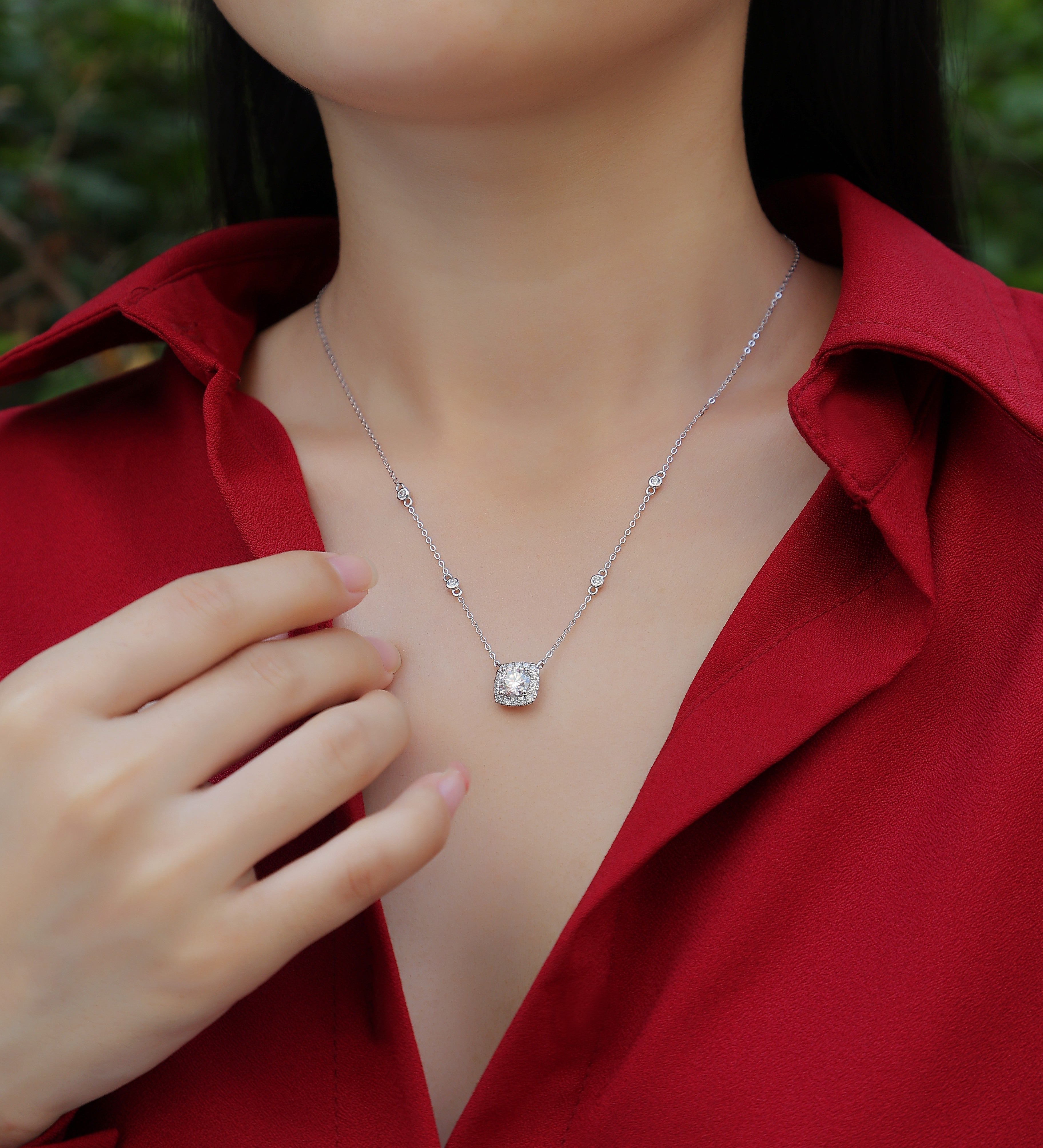 The Fate In Dreams - A Fashionable And Trendy Necklace Pendant Set With Top-quality Moissanite S925 Silver And Platinum Plating Can Be Tested With A Diamond Pen