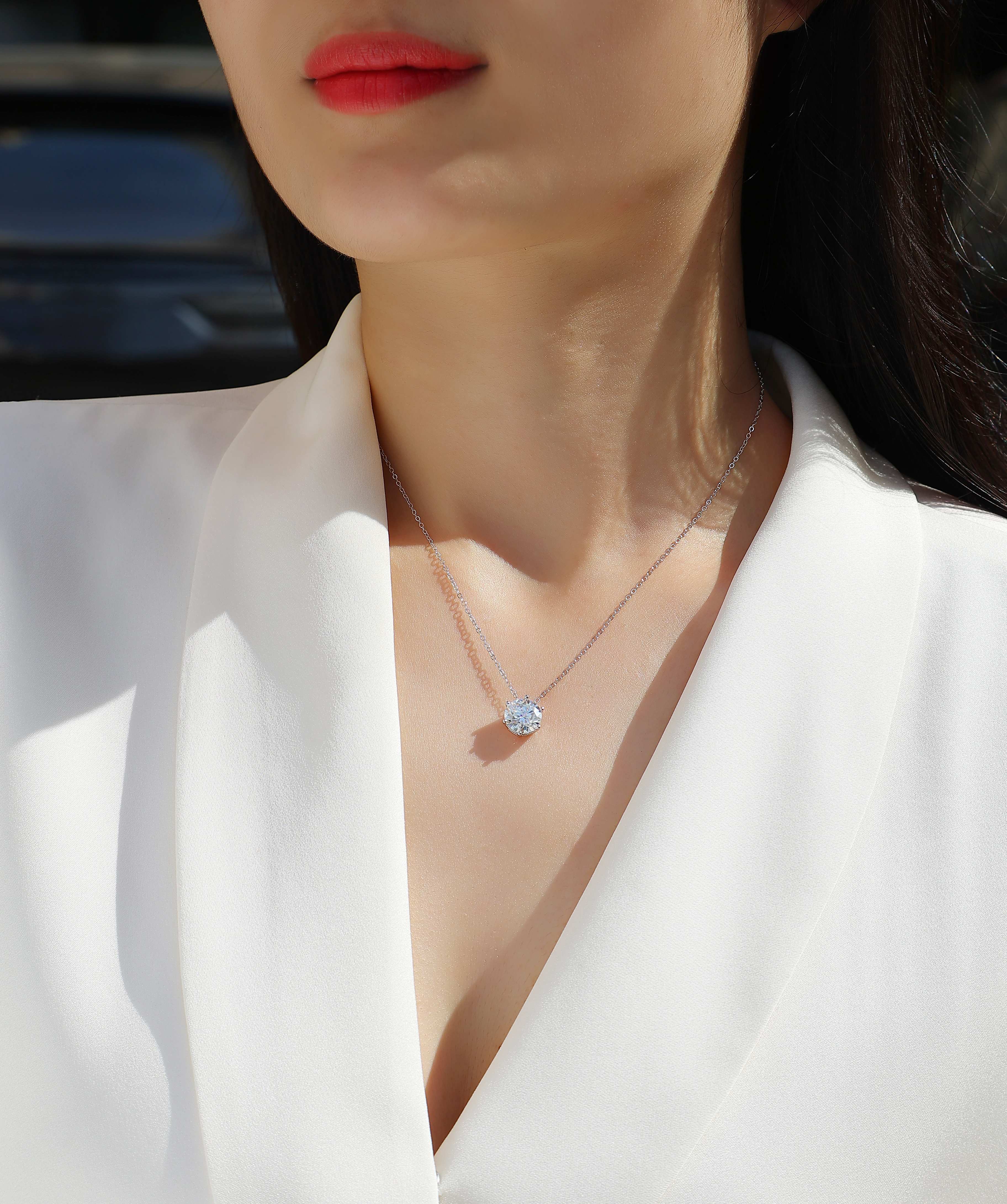 Afternoon Rose - A Fashionable And Light Luxury Jewelry Pendant Necklace Set With Top-quality Moissanite, S925 Silver Plated Platinum