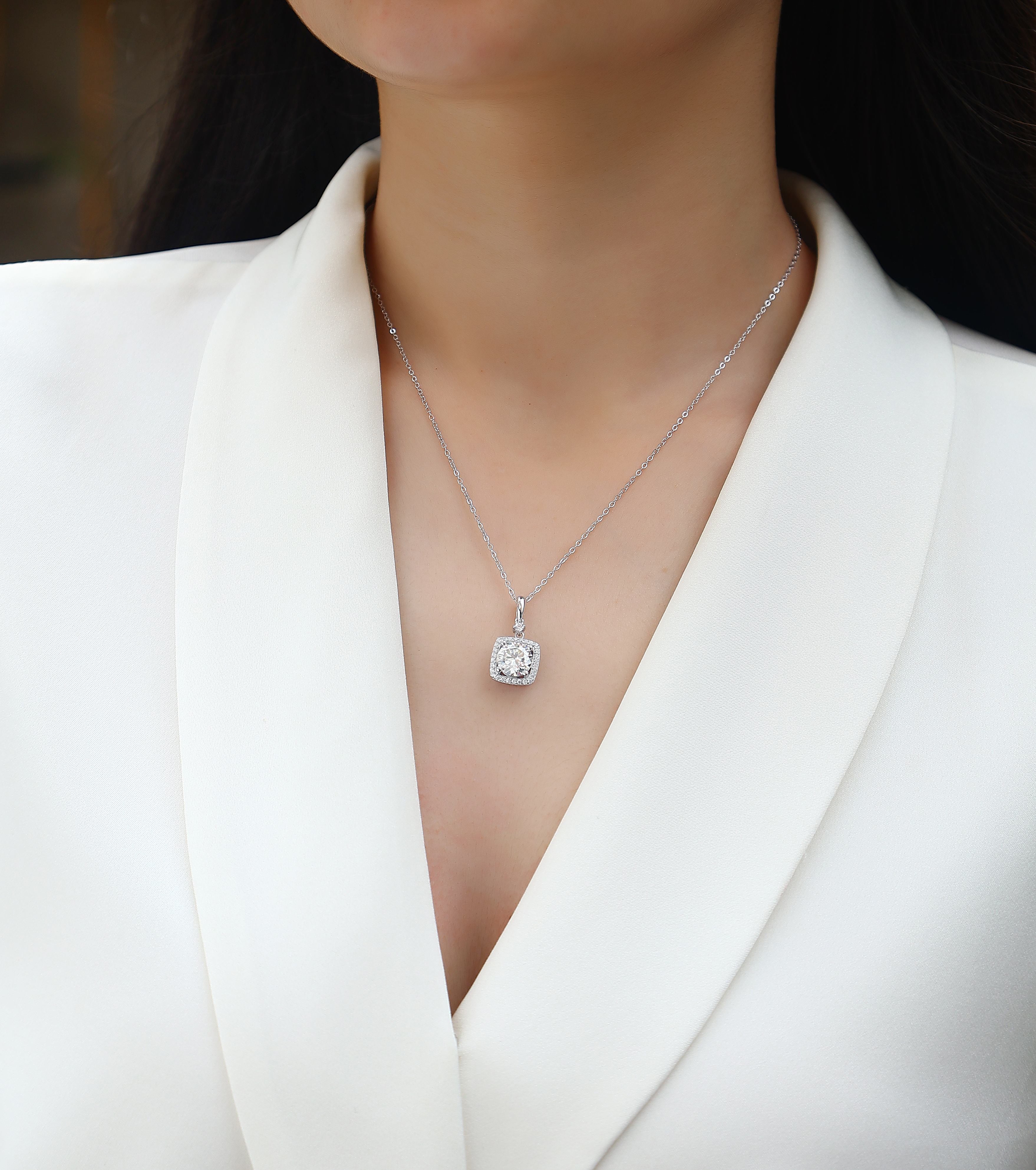 Pure And Innocent Marie - A Fashionable And Light Luxury Jewelry Pendant Necklace Set With Top-quality Moissanite, S925 Silver Plated Platinum