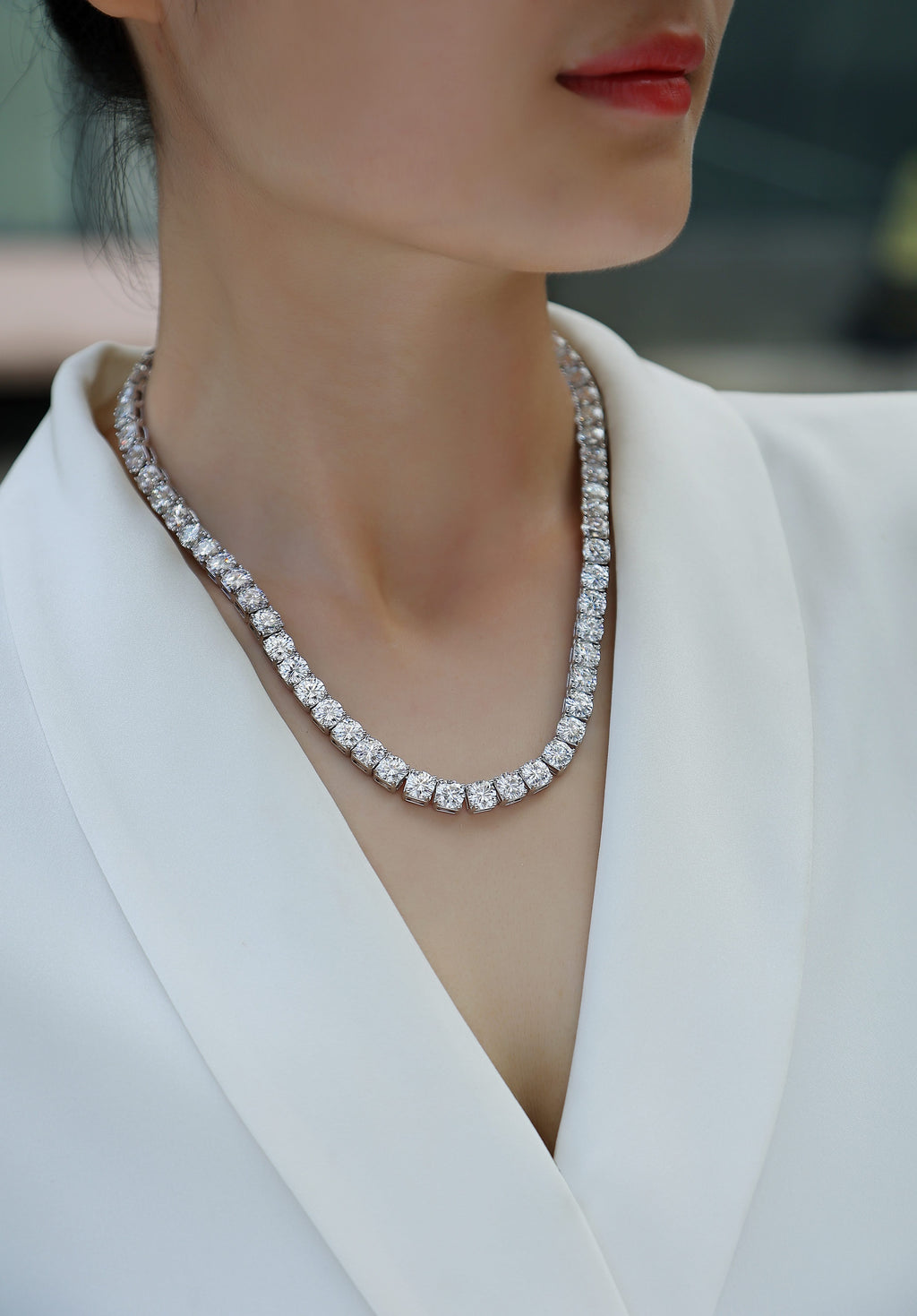 Endless Starry River - A Luxurious And Fashionable Light Luxury Jewelry Necklace Pendant Set With Top-quality Moissanite, S925 Silver-plated Platinum.