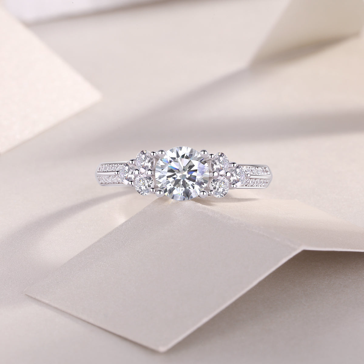 Coral Dream - A Wedding Ring Set With 1-carat Top-quality Moissanite S925 Silver And Platinum-plated Diamond. The Ring Can Be Inspected With A Diamond Pen