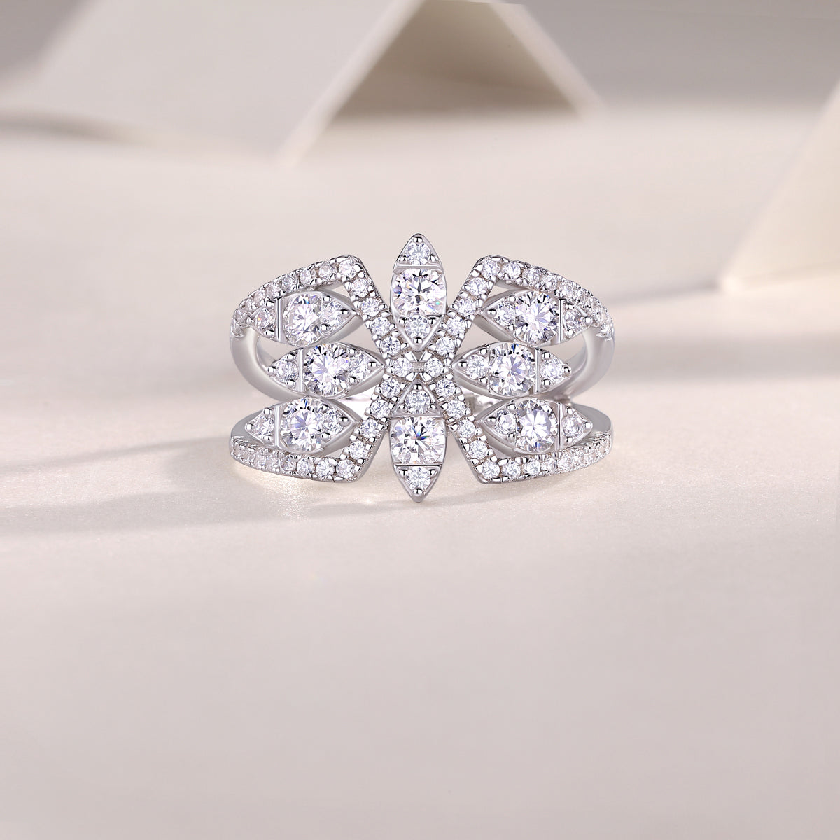 Silent Flower - A Wedding Ring Set With Top-quality Moissanite S925 Silver And Platinum-plated Diamond. The Ring Can Be Inspected With A Diamond Pen