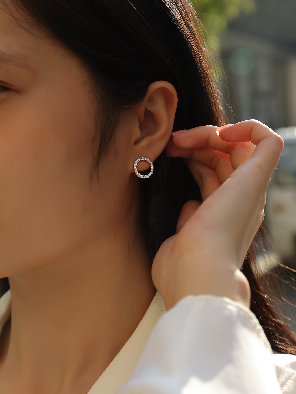 Explore - The Fashionable And Trendy Earrings Set With Top-quality Moissanite S925 Silver And Platinum-plated Stud Earrings Can Be Tested With A Diamond Pen